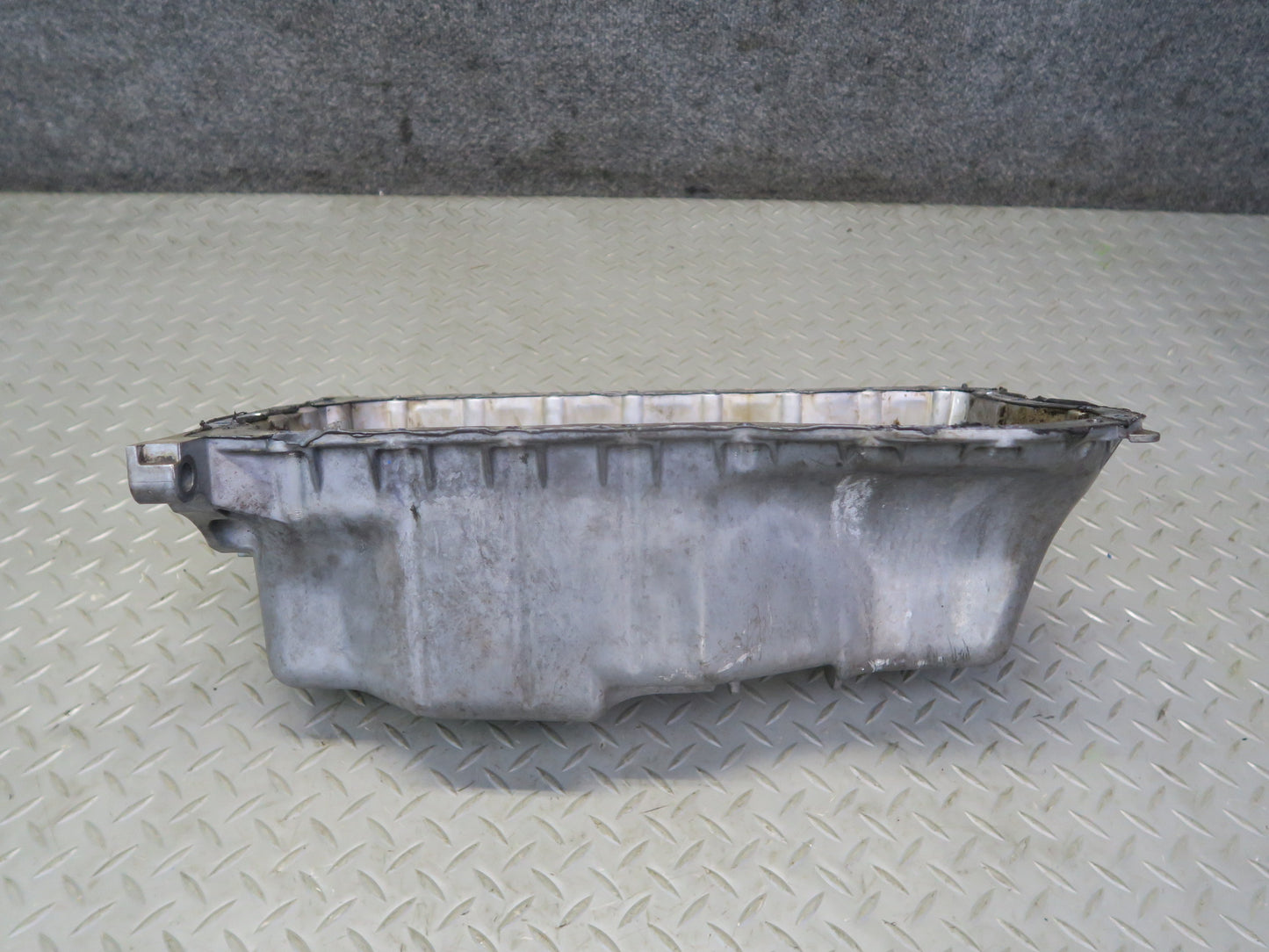01-03 Volkswagen VW Eurovan T4 2.8L AXK Engine Oil Pan 022103603 OEM