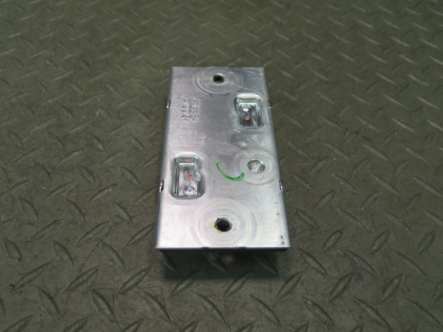 2012-2020 Mercedes R172 SLK SLC Seat Airscarf Control Module A1729000402