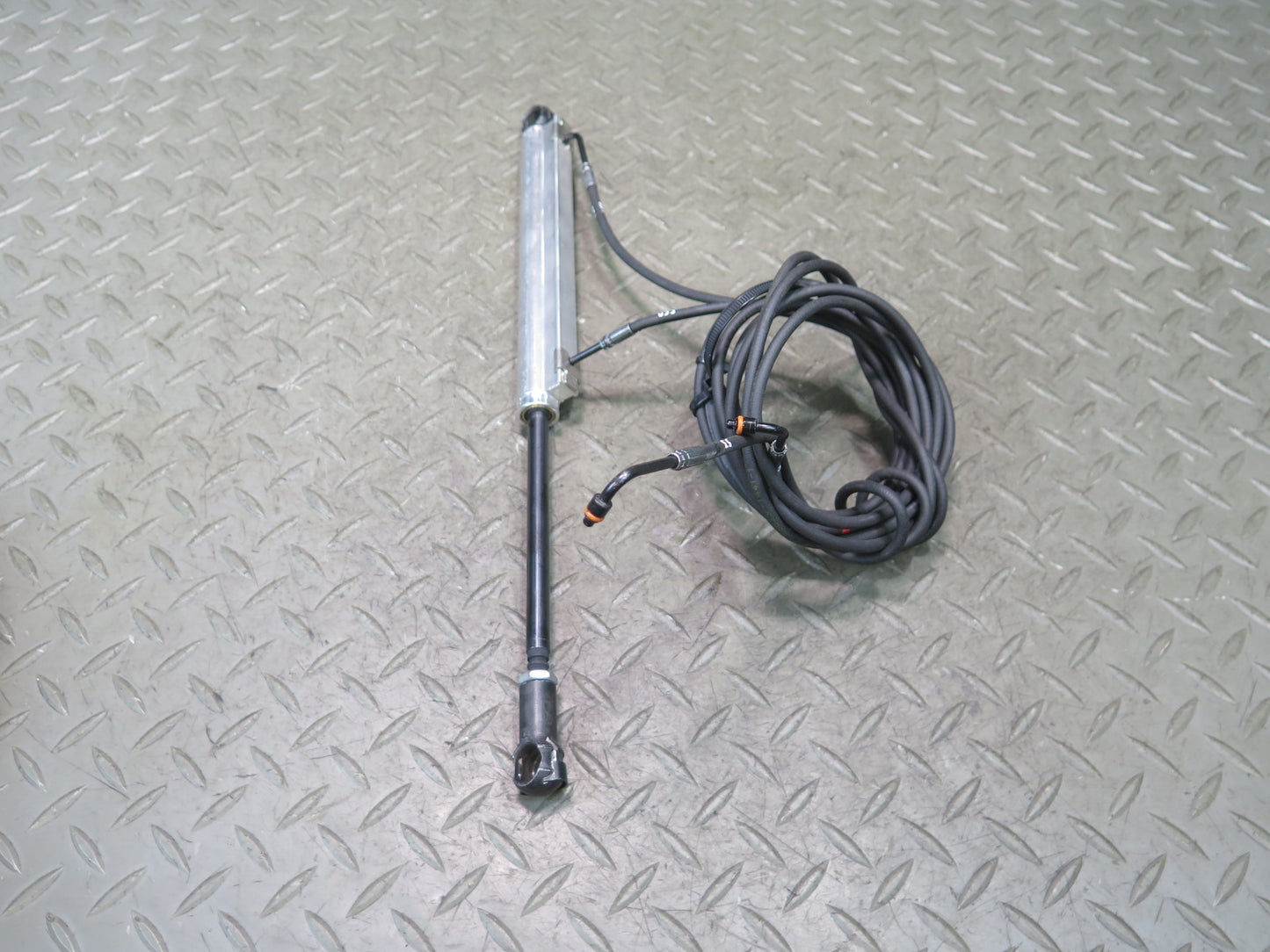 2012-2020 Mercedes R172 SLK SLC Convertible Roof TOP Left Trunk Lid Cylinder