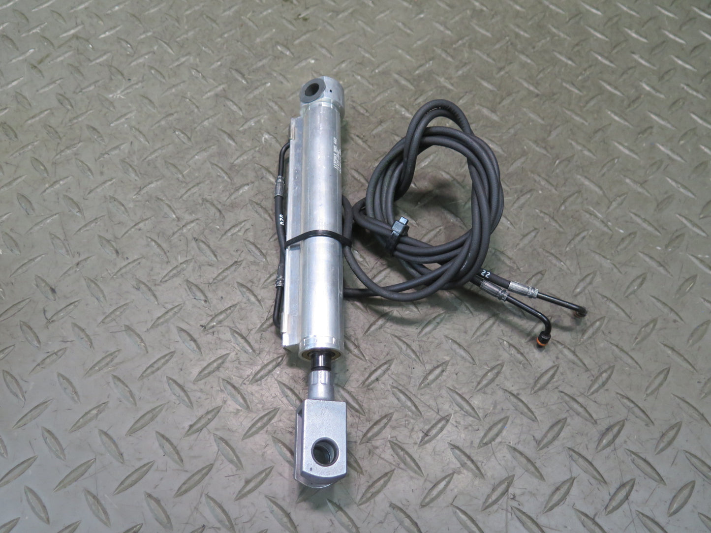 2012-2020 Mercedes R172 SLK SLC Convertible TOP Right Roof Hydraulic Cylinder