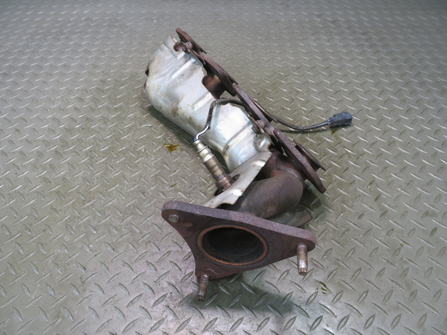01-06 Lexus LS430 UCF30L 3UZFE Right Exhaust Manifold w Heat Shield OEM
