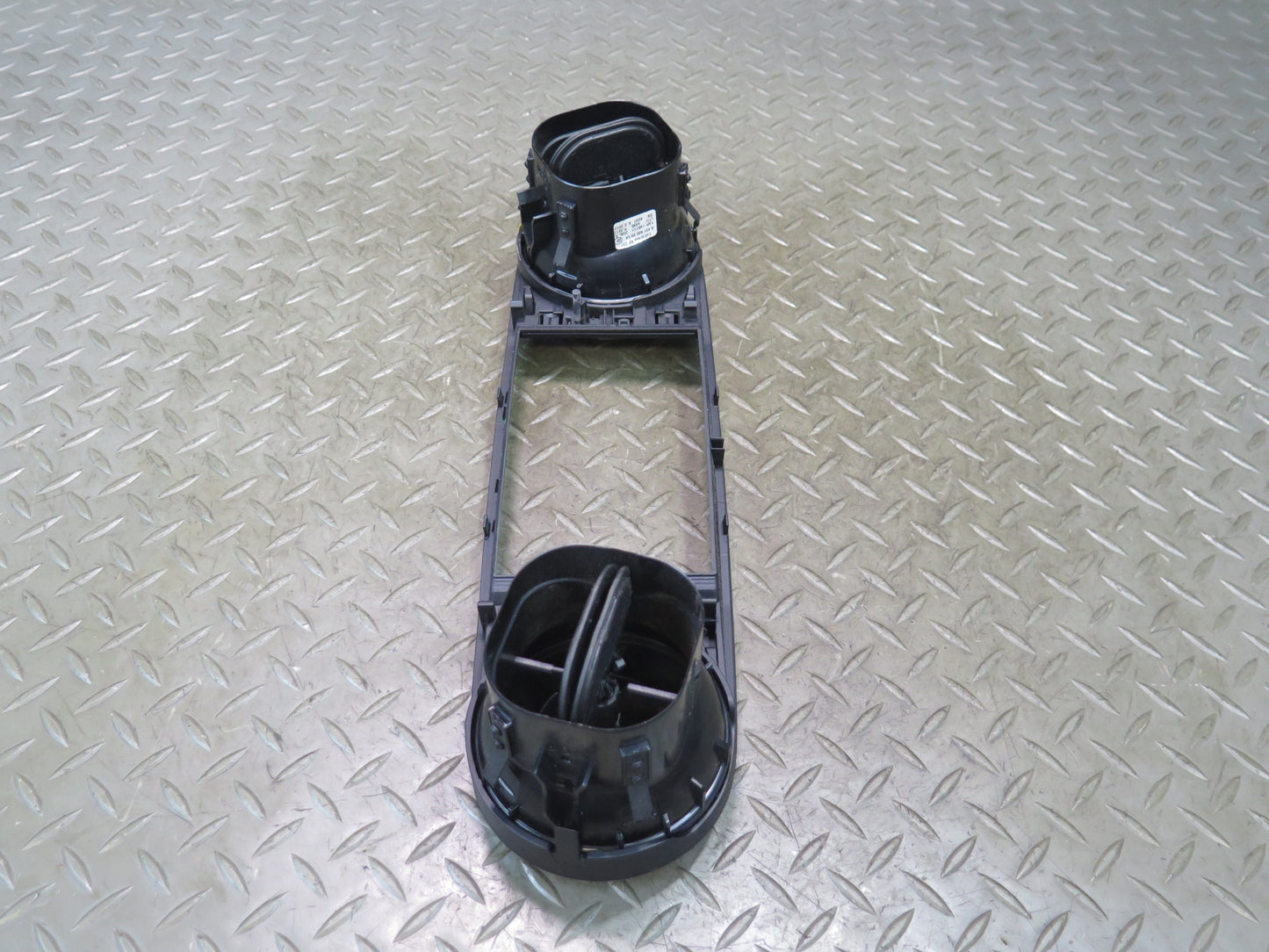 13-19 Mercedes R231 SL Dash Front Center A/C Air Vent Grille 2318300054 OEM
