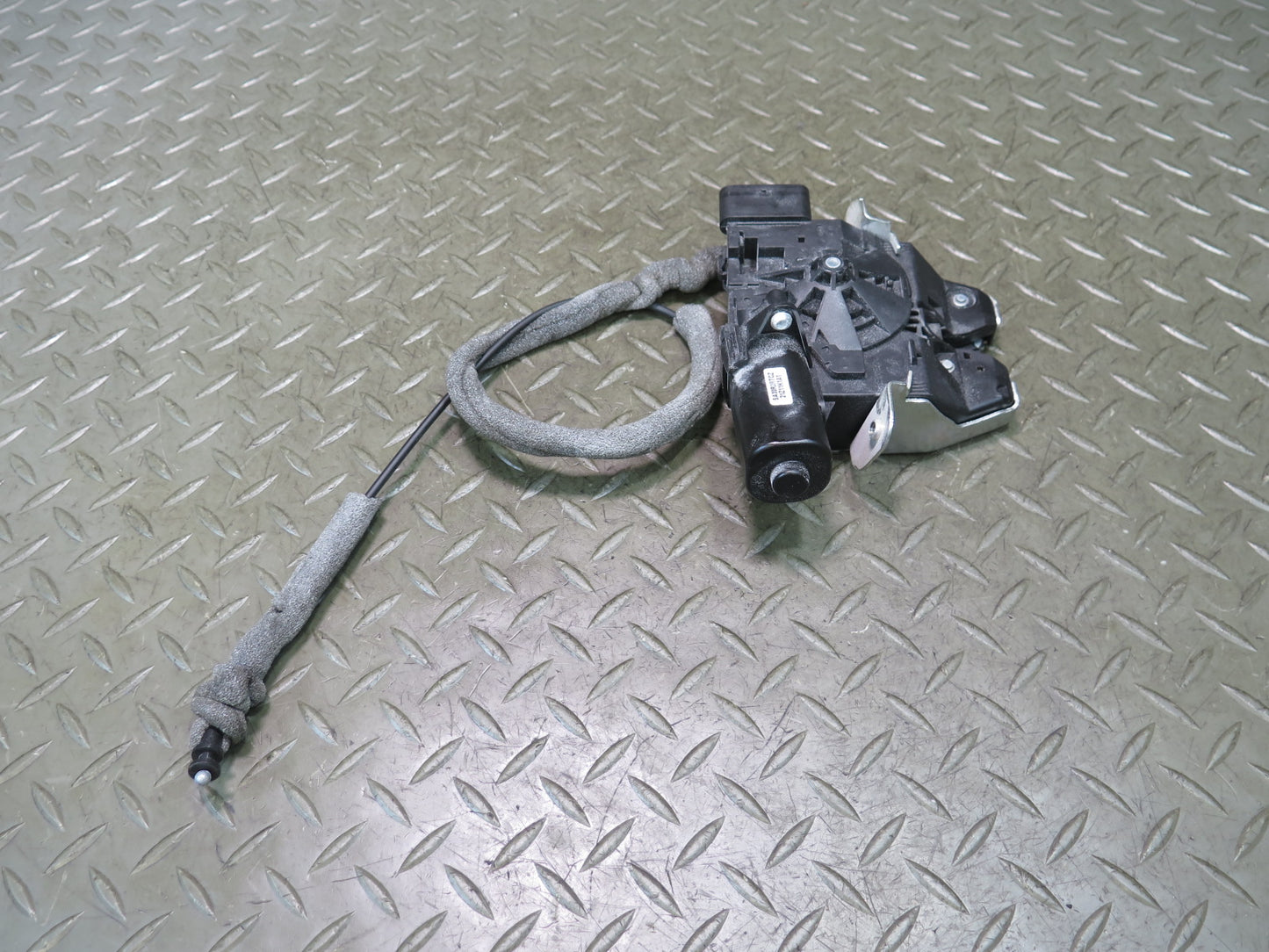 13-20 Mercedes R231 SL550 Rear Trunk Deck Lid Lock Latch Actuator 2317500085 OEM
