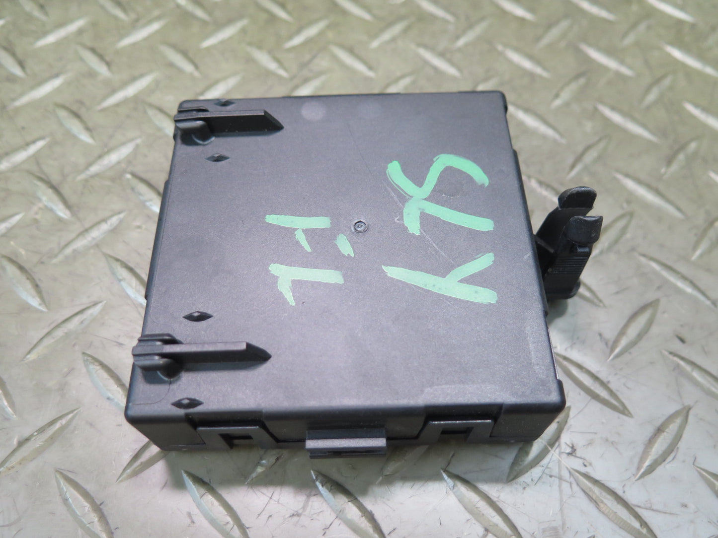 13-20 Mercedes R231 SL550 Left Driver Door Control Module 2319005101 OEM