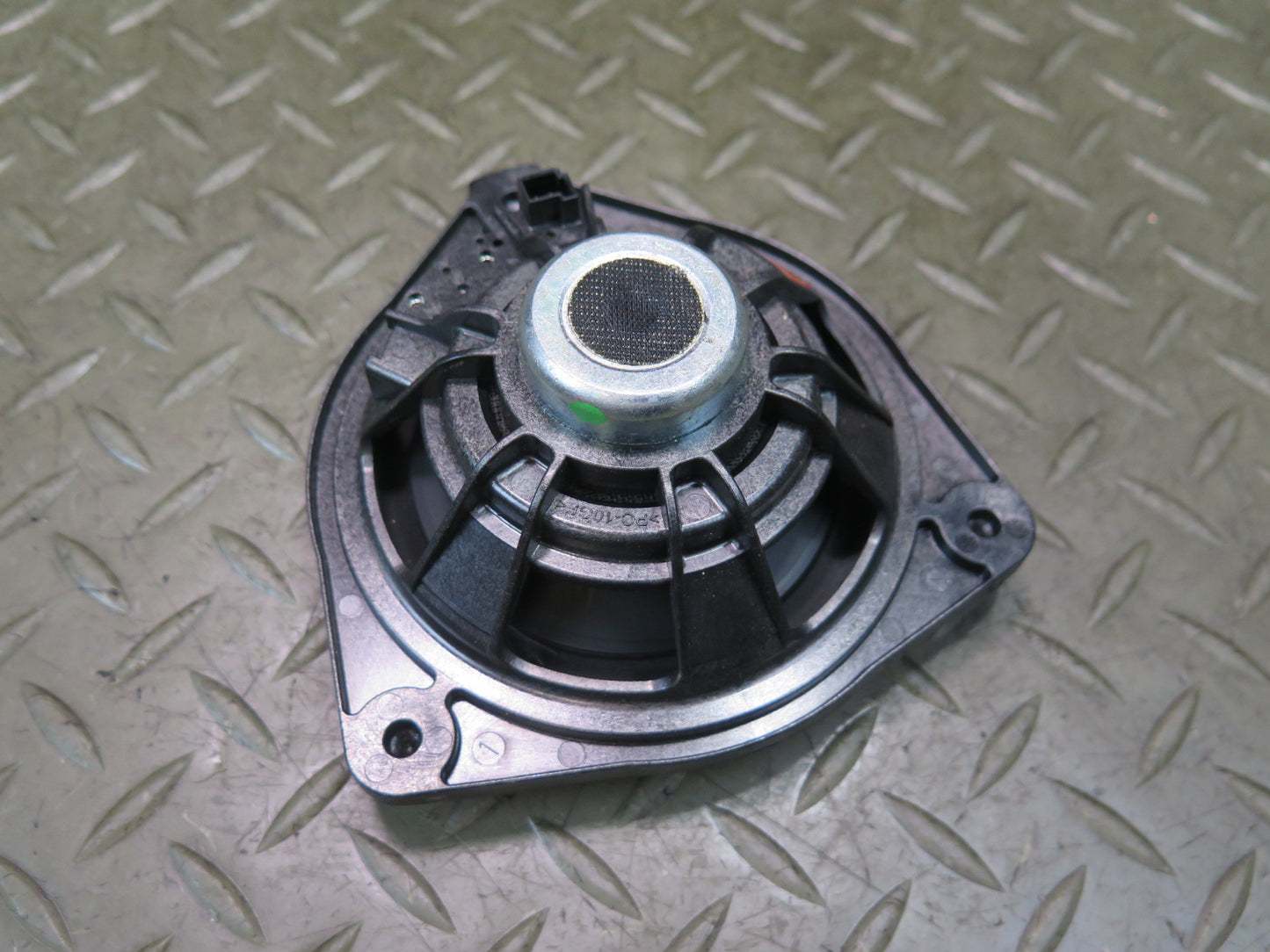 13-20 Mercedes R231 SL550 Front or Rear Left or Right LOGIC7 Speaker OEM