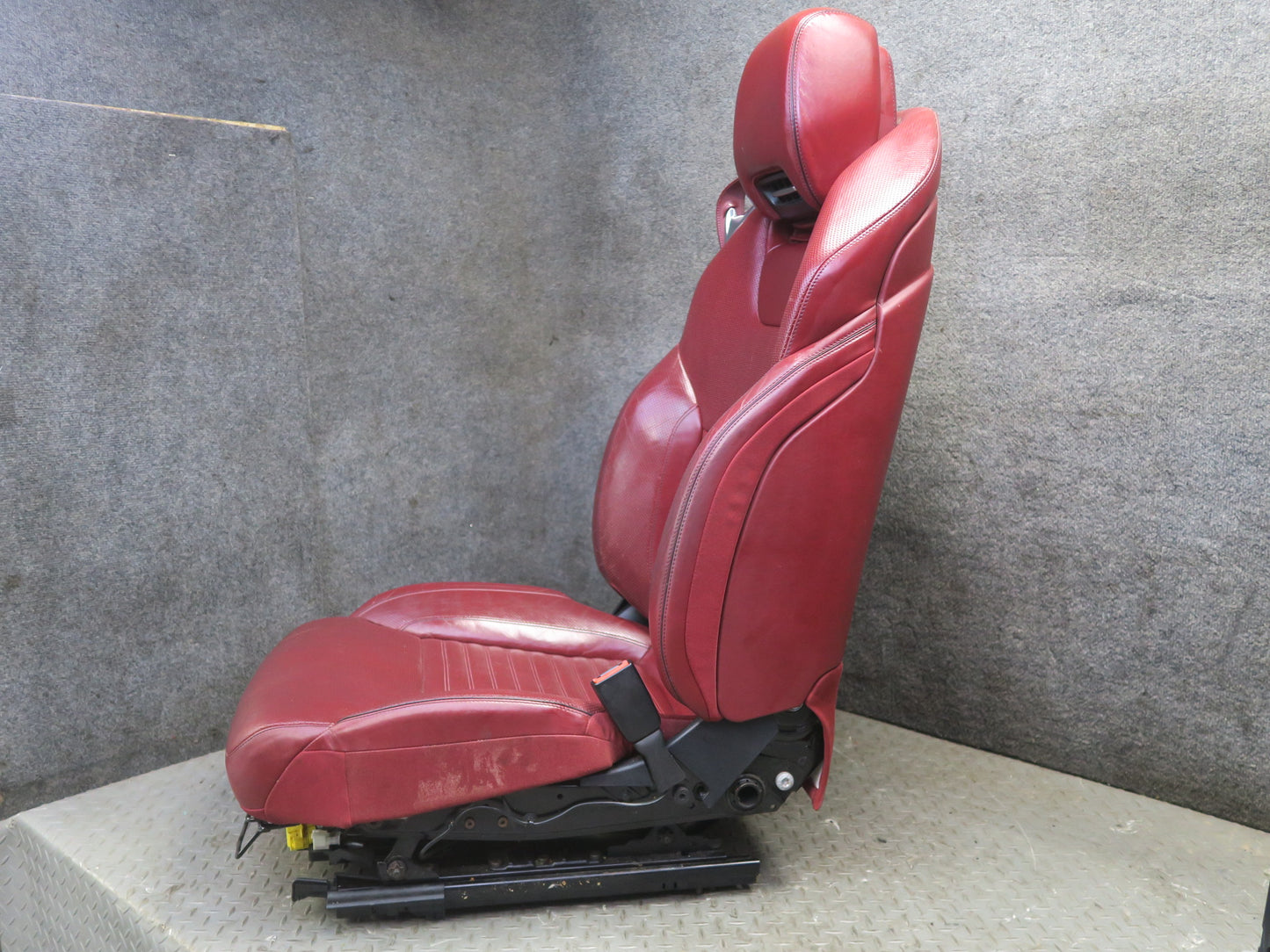 13-16 Mercedes R231 SL550 Front Left & Right Leather Dynamic Seat RED Set OEM