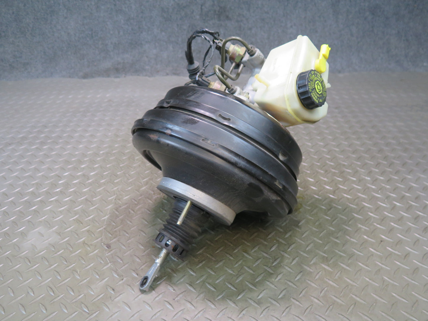 2001-2002 BMW E46 M3 Brake Master Cylinder Booster Fluid Reservoir w DSC Pump