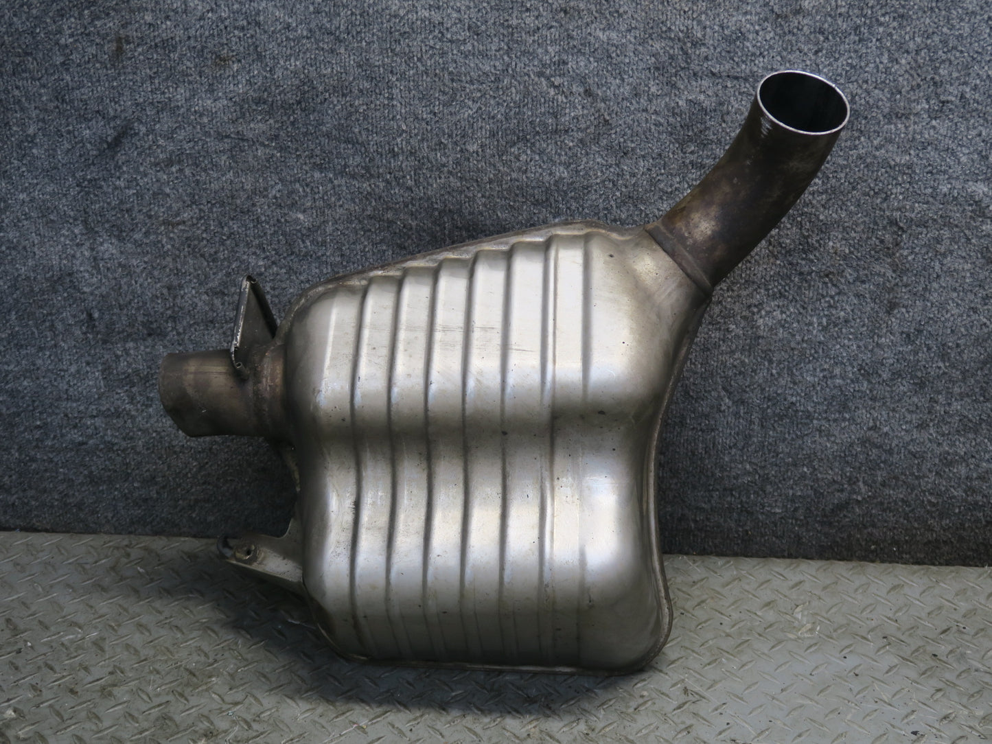13-20 Mercedes R231 SL550 Set of 2 Rear Left & Right Exhaust Muffler OEM