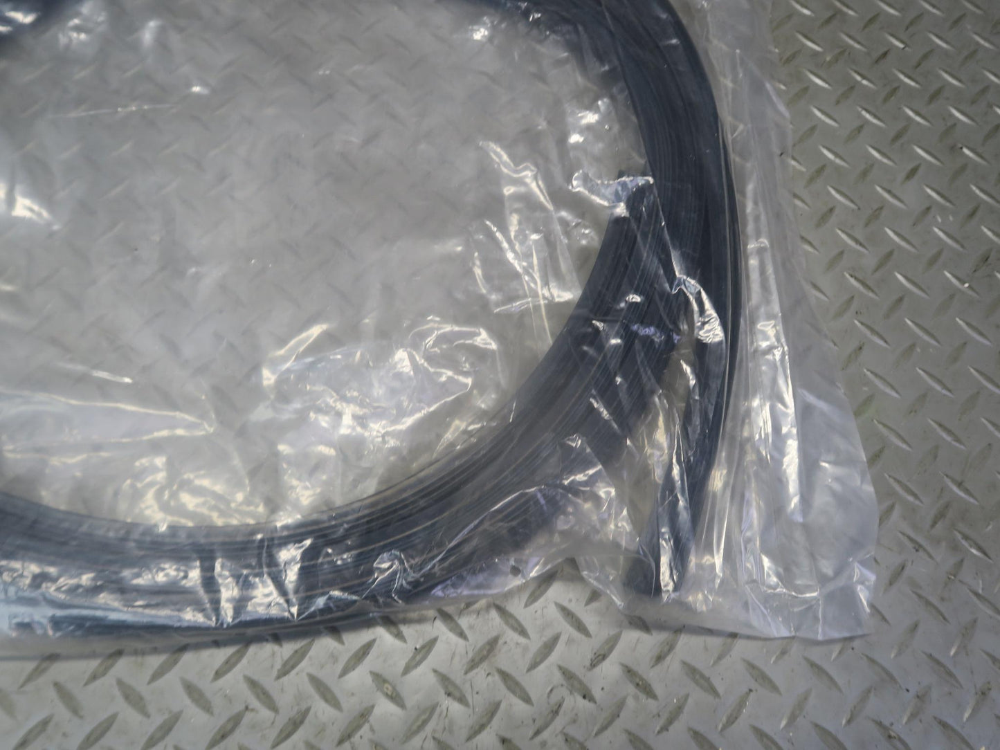 1984-1986 Porsche 928 S Rear Hatch Decklid Seal URO Parts