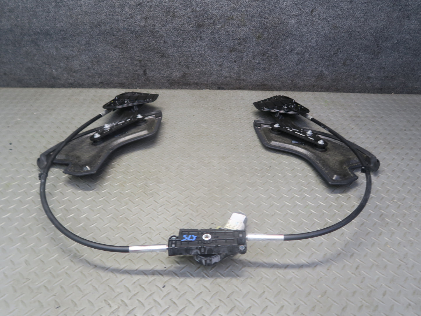 13-20 Mercedes R231 SL550 Convertible TOP Roof Trunk Flap Motor Assembly OEM