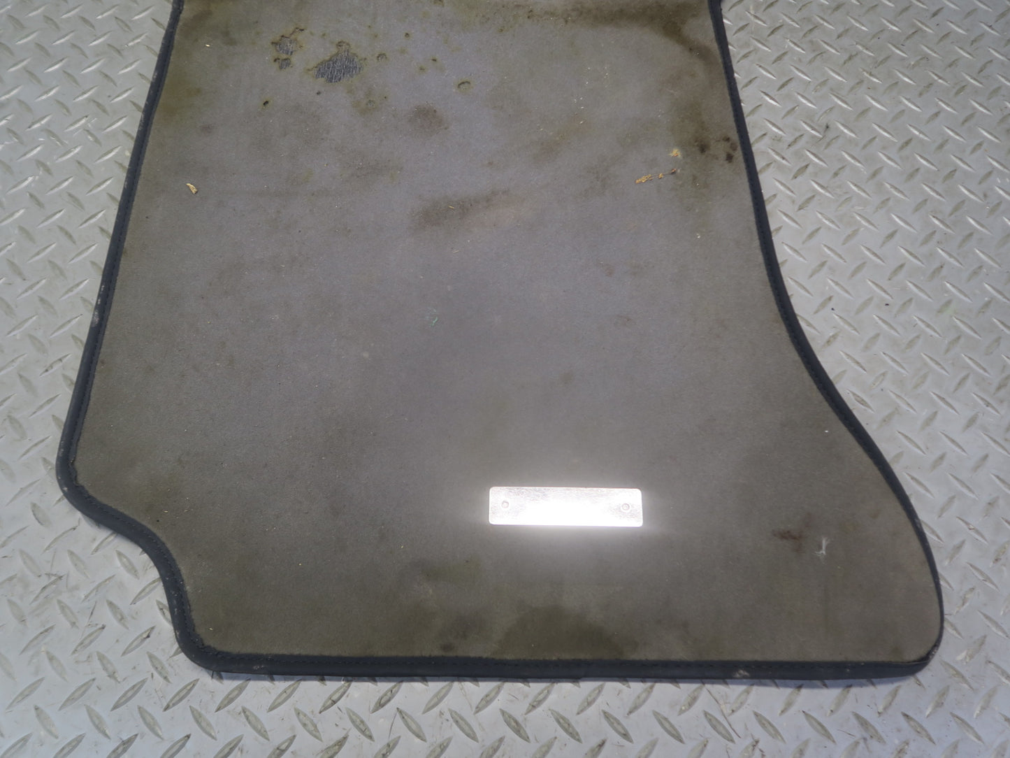 13-16 Mercedes R231 SL550 Set of 2 Front Left & Right Carpet Floor MAT OEM