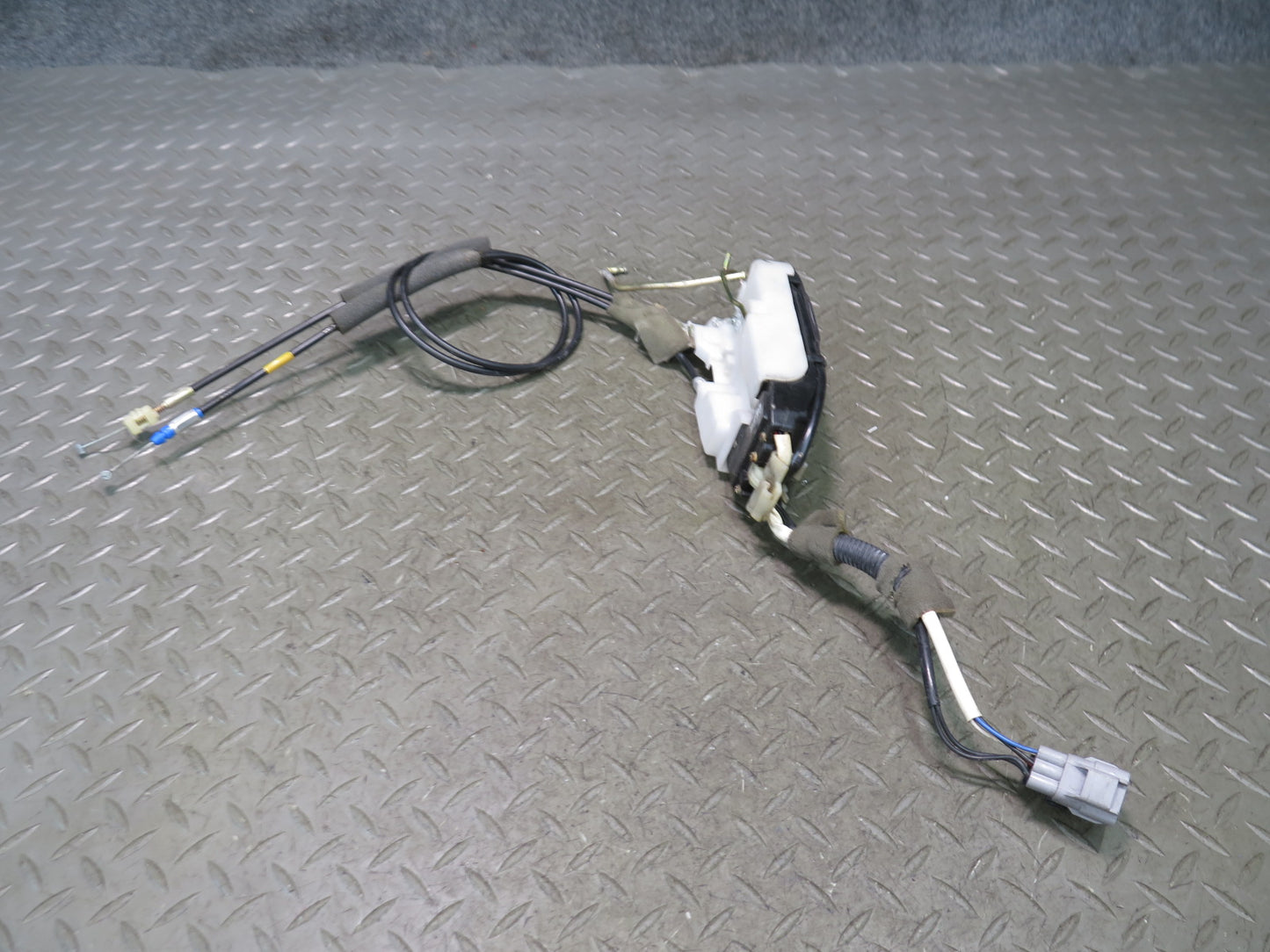 92-00 Lexus UZZ30L SC300 SC400 Front Left Driver Door Lock Latch Actuator OEM