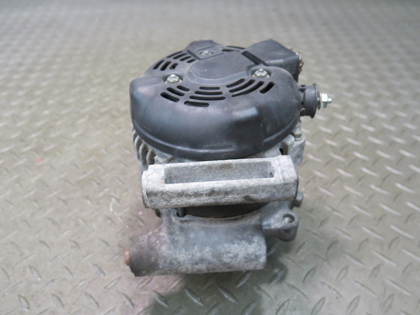 2010-2014 Lexus URJ150L GX460 Engine Alternator Generator 27060-38090
