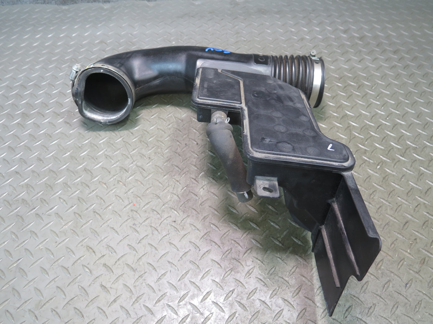 06-10 Lexus UZZ40L SC430 Air Cleaner Intake Hose Line Resonator 17875-50340 OEM