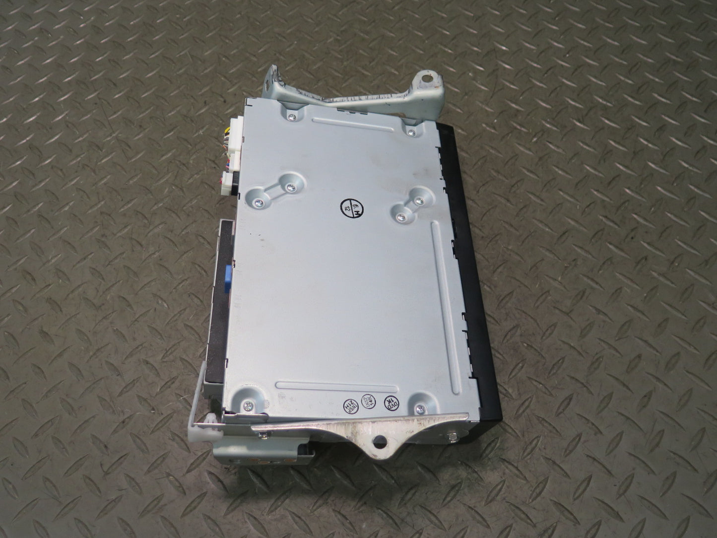 04-06 Lexus UZZ40L SC430 GPS Navigation DVD Player Control Unit 86841-50090 OEM
