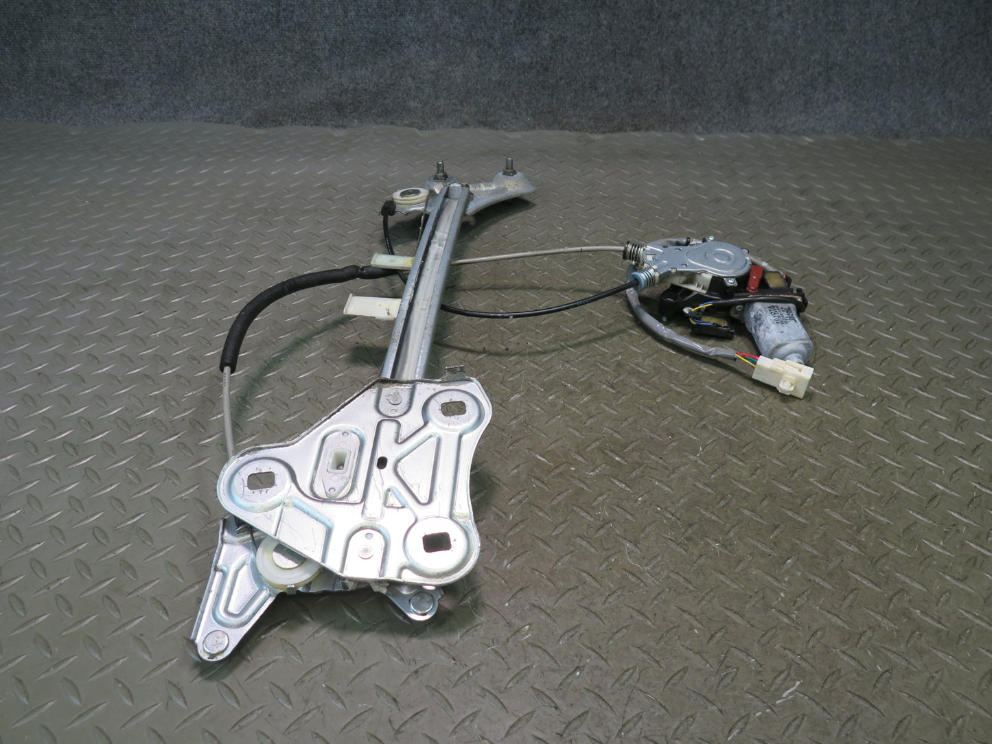 02-10 Lexus UZZ40L SC430 Front Left Driver Door Window Regulator w Motor OEM