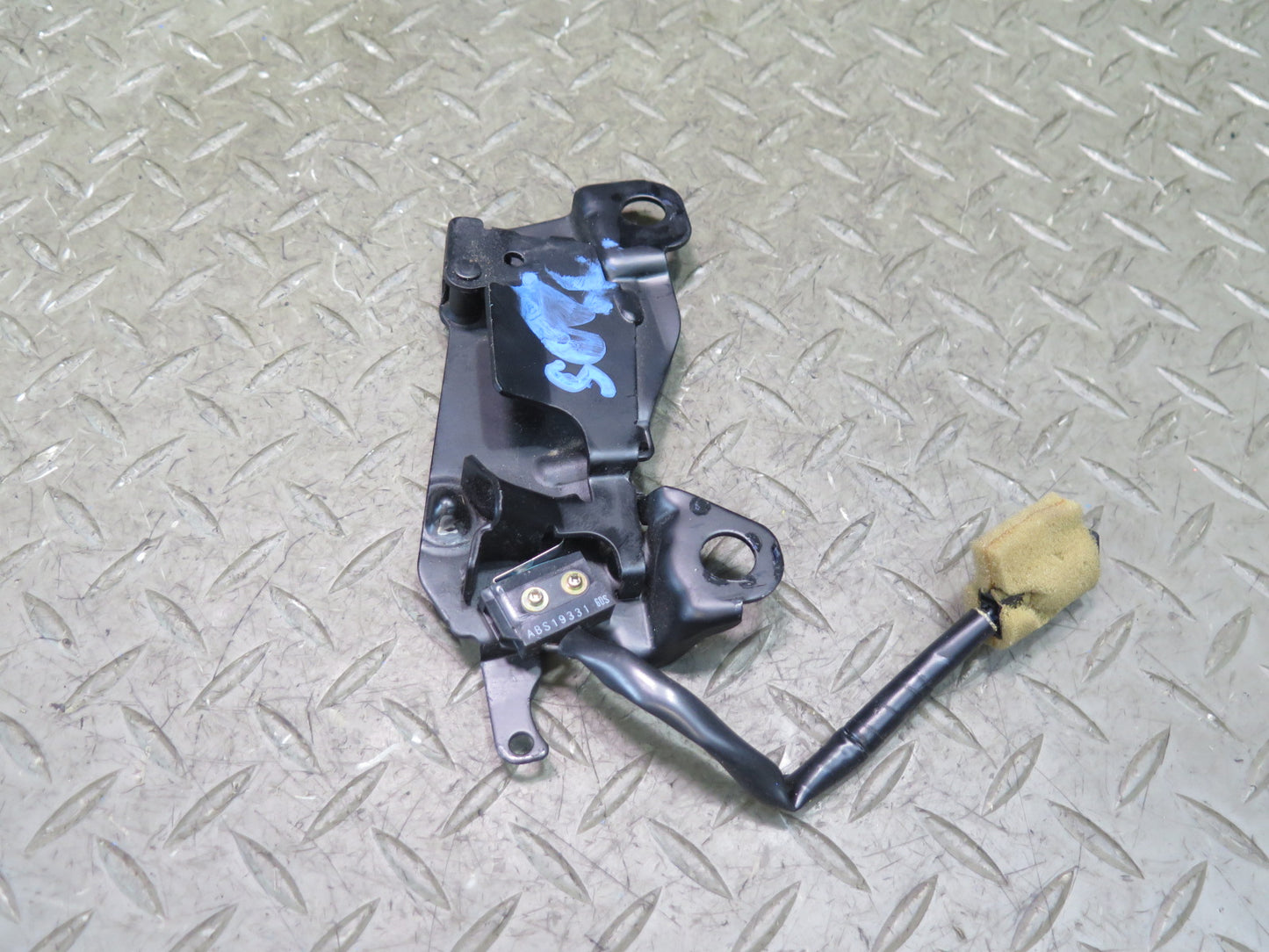 02-10 Lexus SC430 Convertible Left & Right Roof Lock Latch Strikers Set OEM