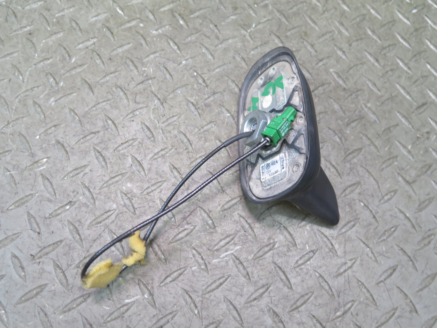 06-09 VW Golf MK5 R32 Roof Shark FIN Antenna 3C9035507 OEM