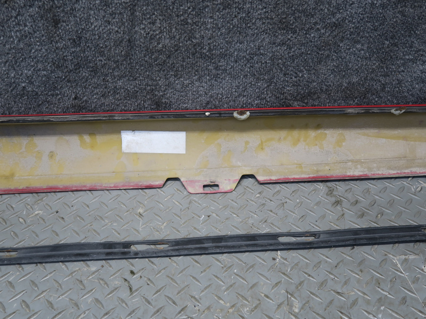 2008 VW Golf MK5 R32 Left Side Skirt Rocker Panel Lower Molding Tornado RED OEM
