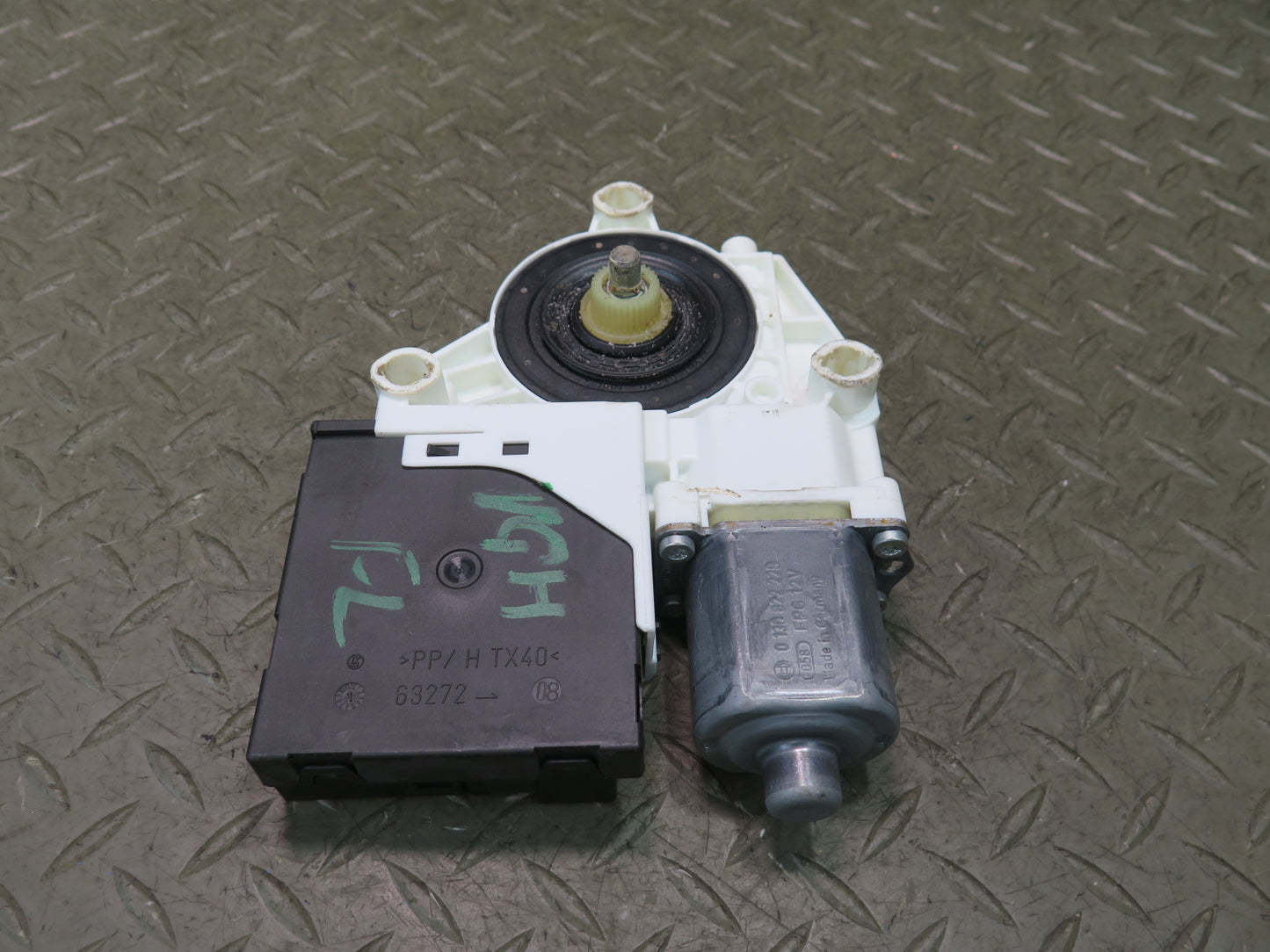 06-09 VW Golf MK5 R32 Left Door Window Regulator Motor 1K3837401S OEM
