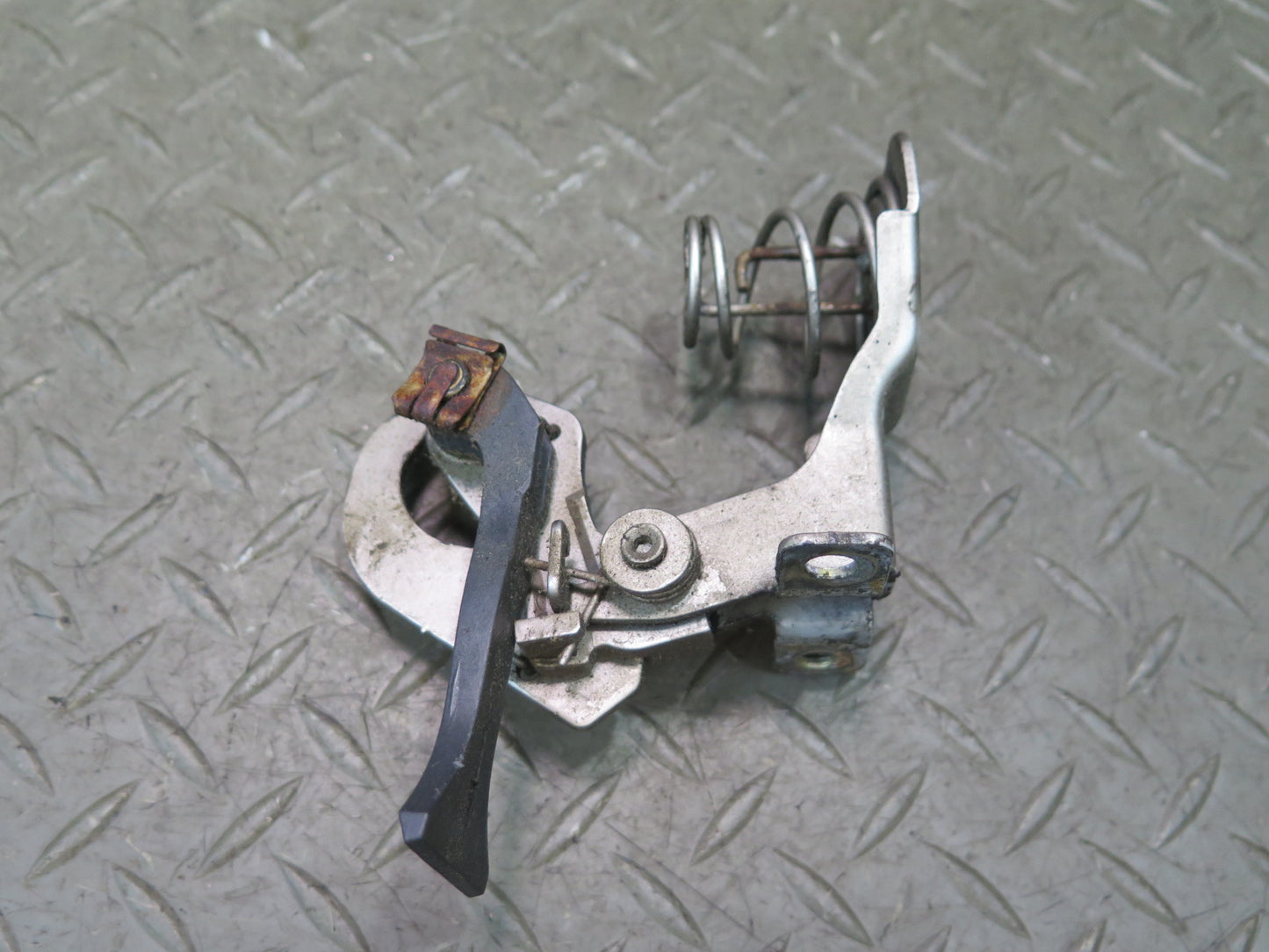 94-99 Mercedes W140 S420 S500 Front Hood Center Lock Latch Opener Handle OEM