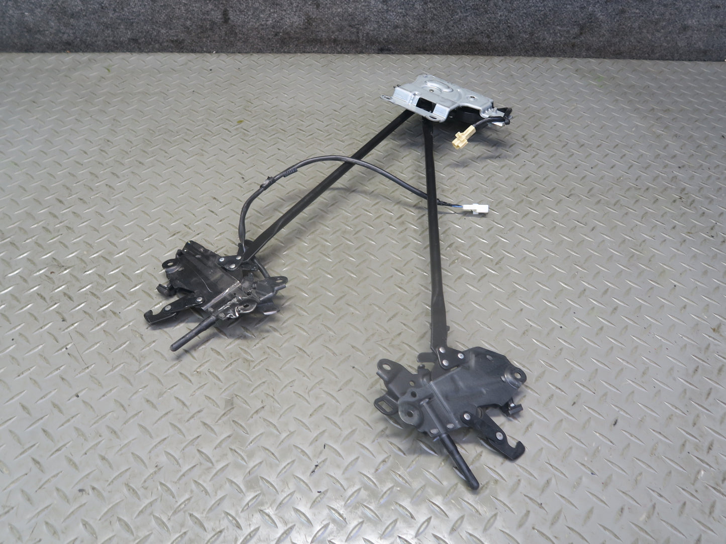 02-10 Lexus SC430 Convertible TOP Roof Lock Latch Actuators w Motor Assy 74K OEM