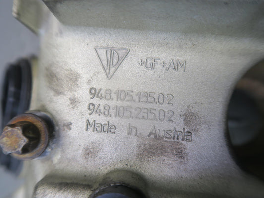 2008-2010 Porsche Cayenne 957 Turbo Right Cylinder Head Valve Cover 94810513502