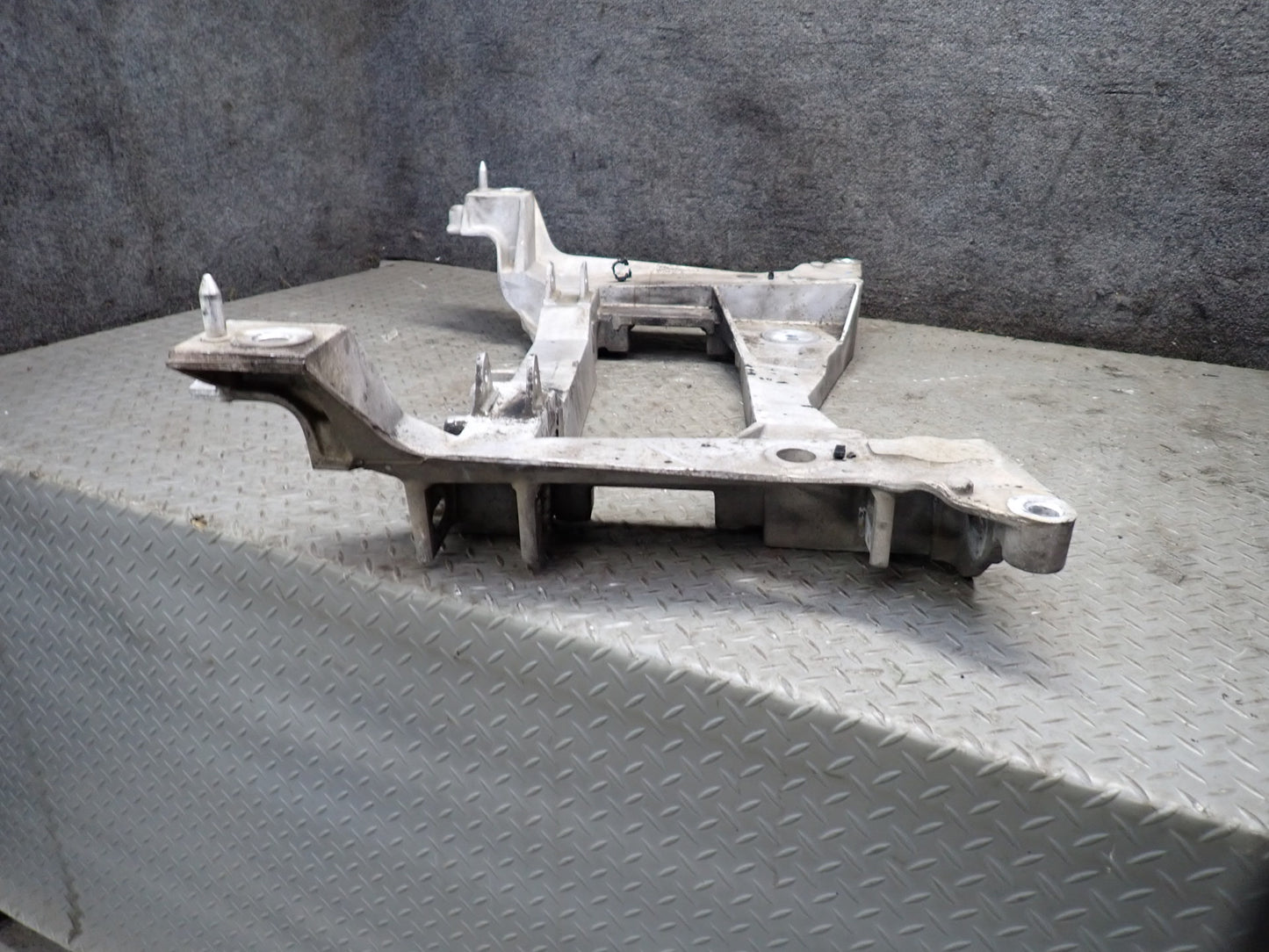 97-04 Chevrolet Corvette C5 Front Engine Subframe Crossmember Carrier 45K OEM