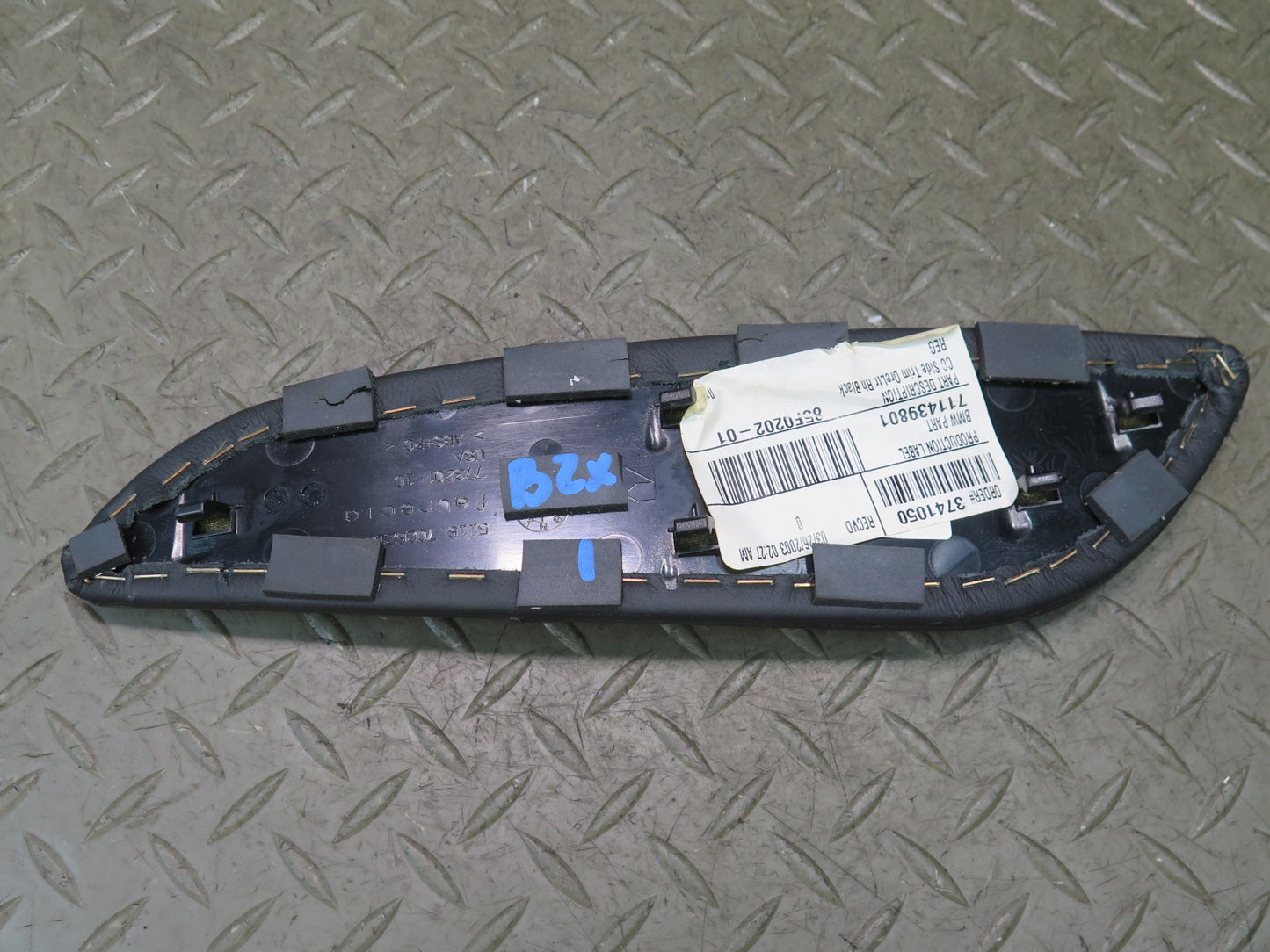 03-08 BMW E85 Z4 Set of 2 Center Console Left & Right Knee Pad Trim Black OEM