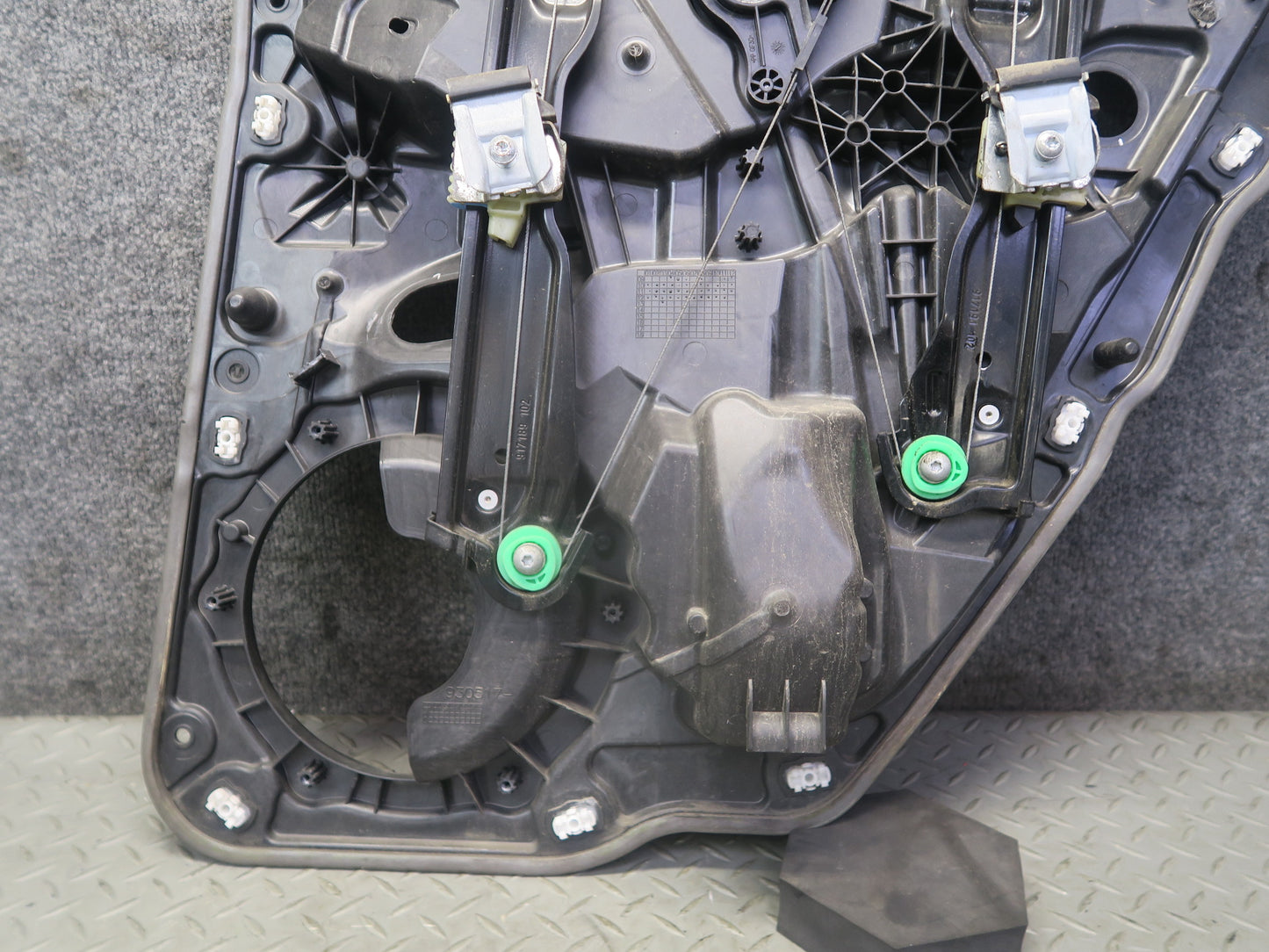 2011-2018 Porsche Cayenne 958 Rear Left Door Window Regulator w Motor OEM