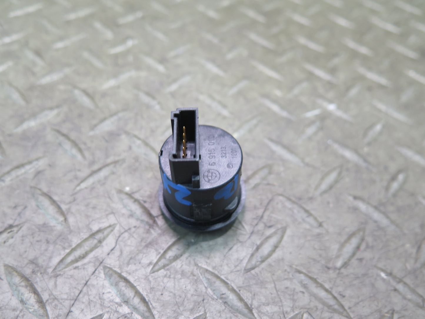 03-04 BMW E86 E85 Z4 Sport Switch Button 6915010 OEM