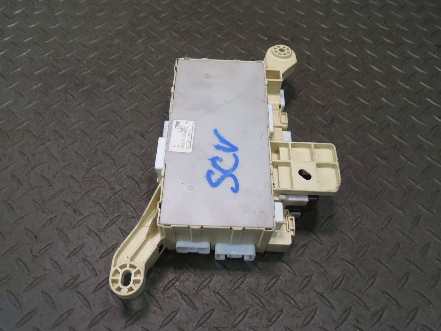 06-10 Lexus UZZ40L SC430 Front Right Dashboard Fuse Box Module 82730-24031 OEM