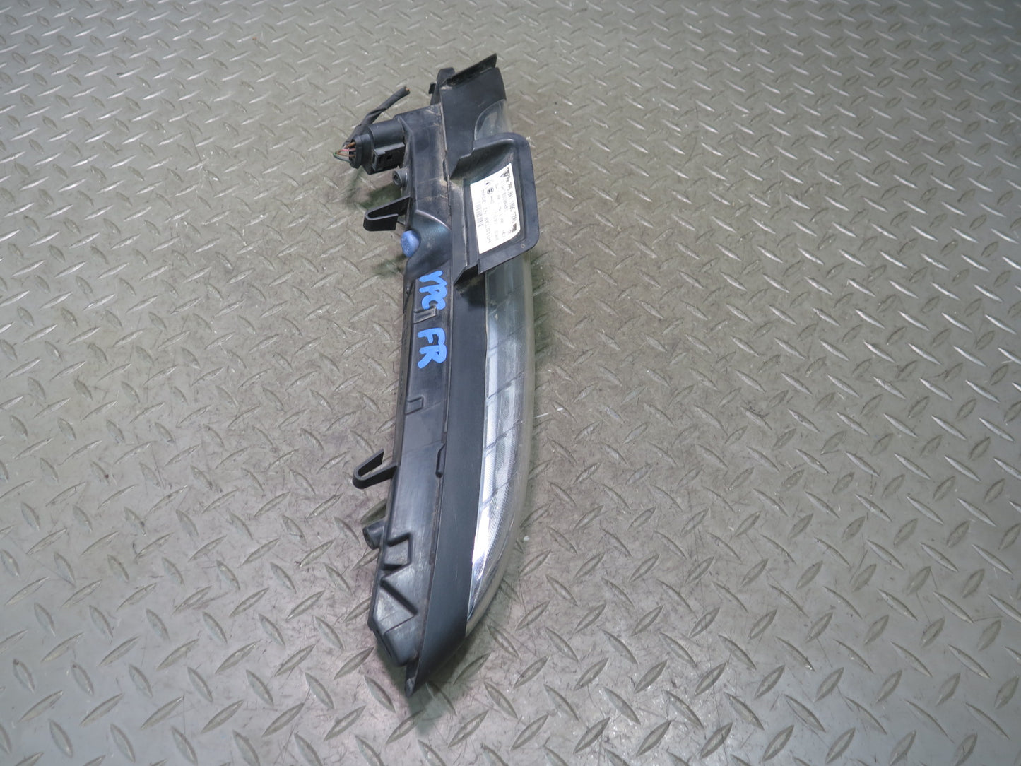 2011-2014 Porsche Cayenne 958 Front Right LED Turn Signal Light Lamp 7P5941182C