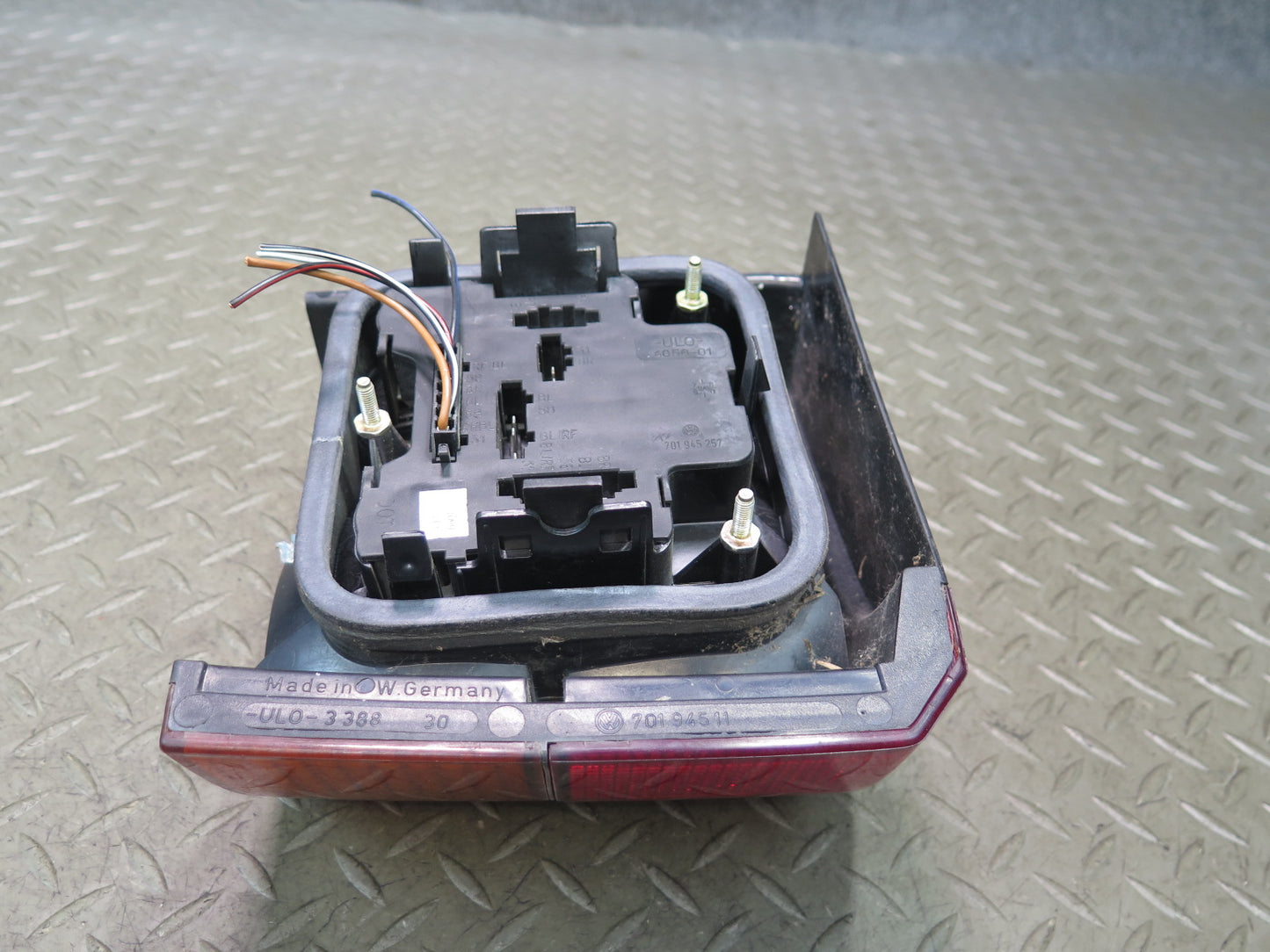 99-03 VW Eurovan T4 Set of 2 Rear Left & Right Tail Light Lamp OEM