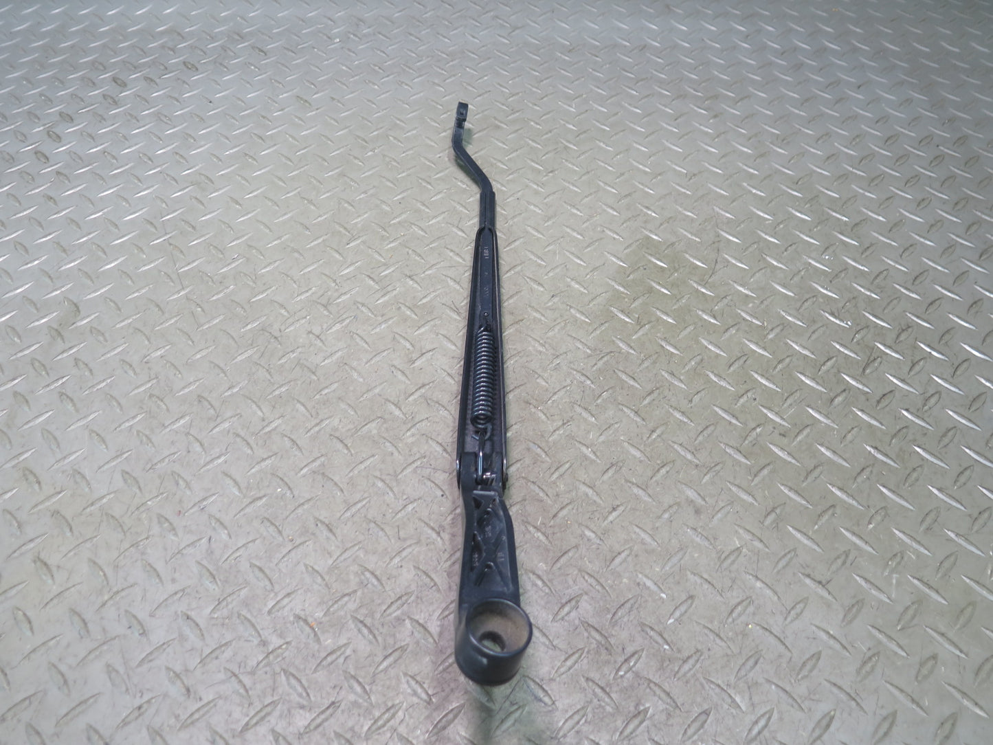 01-05 Lexus JCE10L IS300 Set of 2 Front Left & Right Windshield Wiper Arm OEM