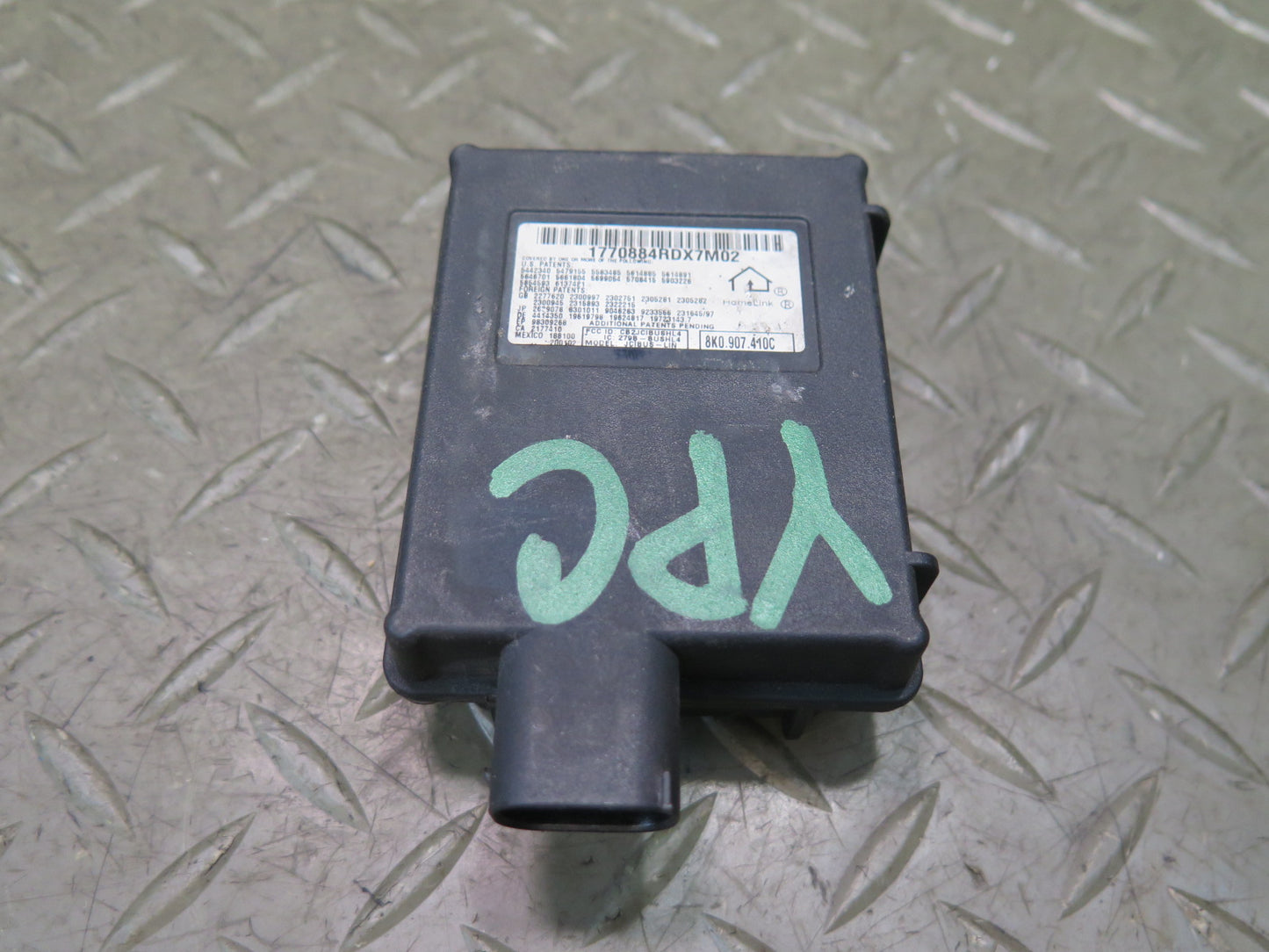 2011-2018 Porsche Cayenne 958 Garage Door Opener Control Module 8K0907410C