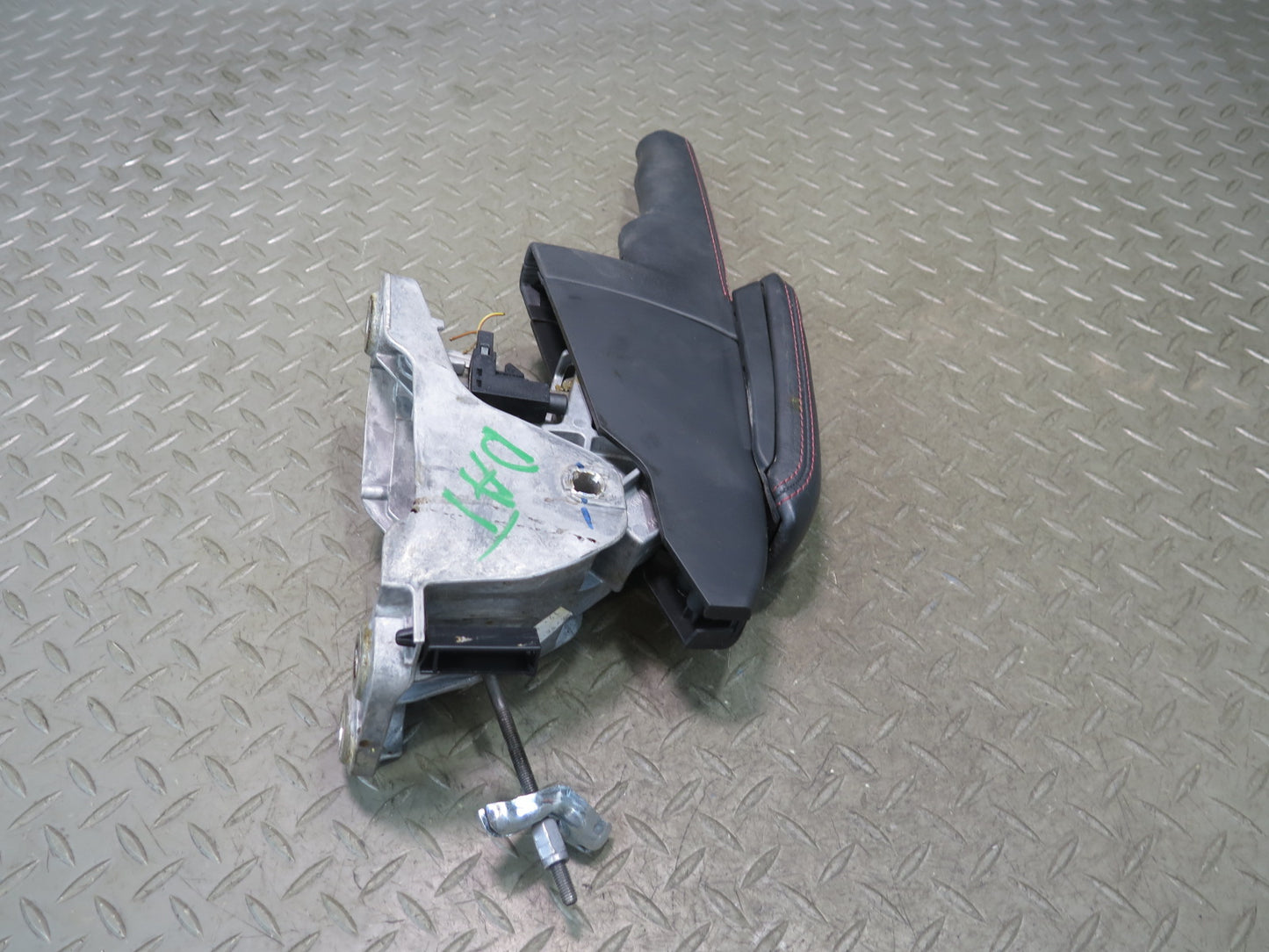 09-15 Audi TT S 8J Emergency Parking Hand Brake Lever Handle w Armrest Assy OEM