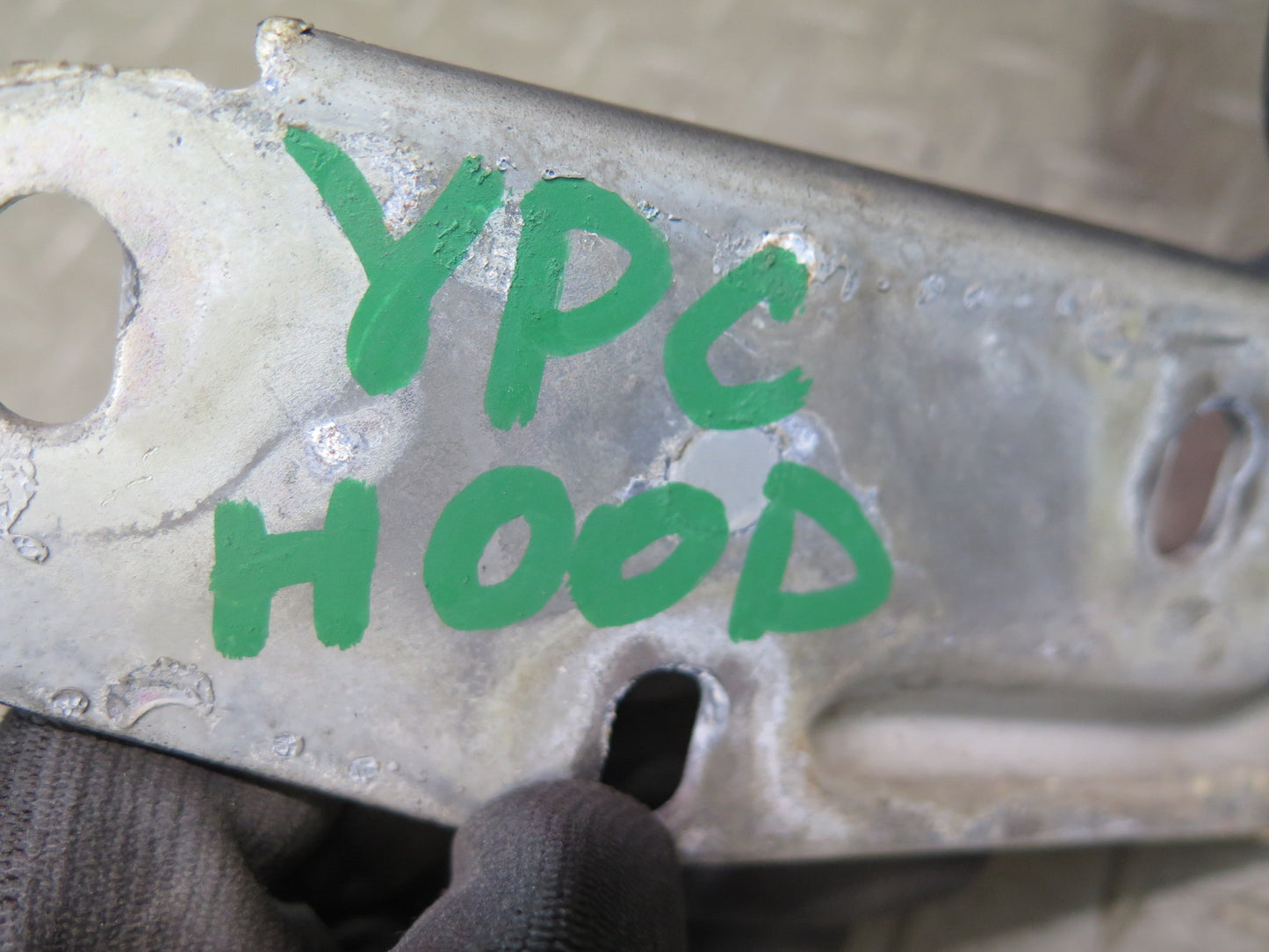 2011-2014 Porsche Cayenne 958 Front Left & Right Hood Hinge Set of 2