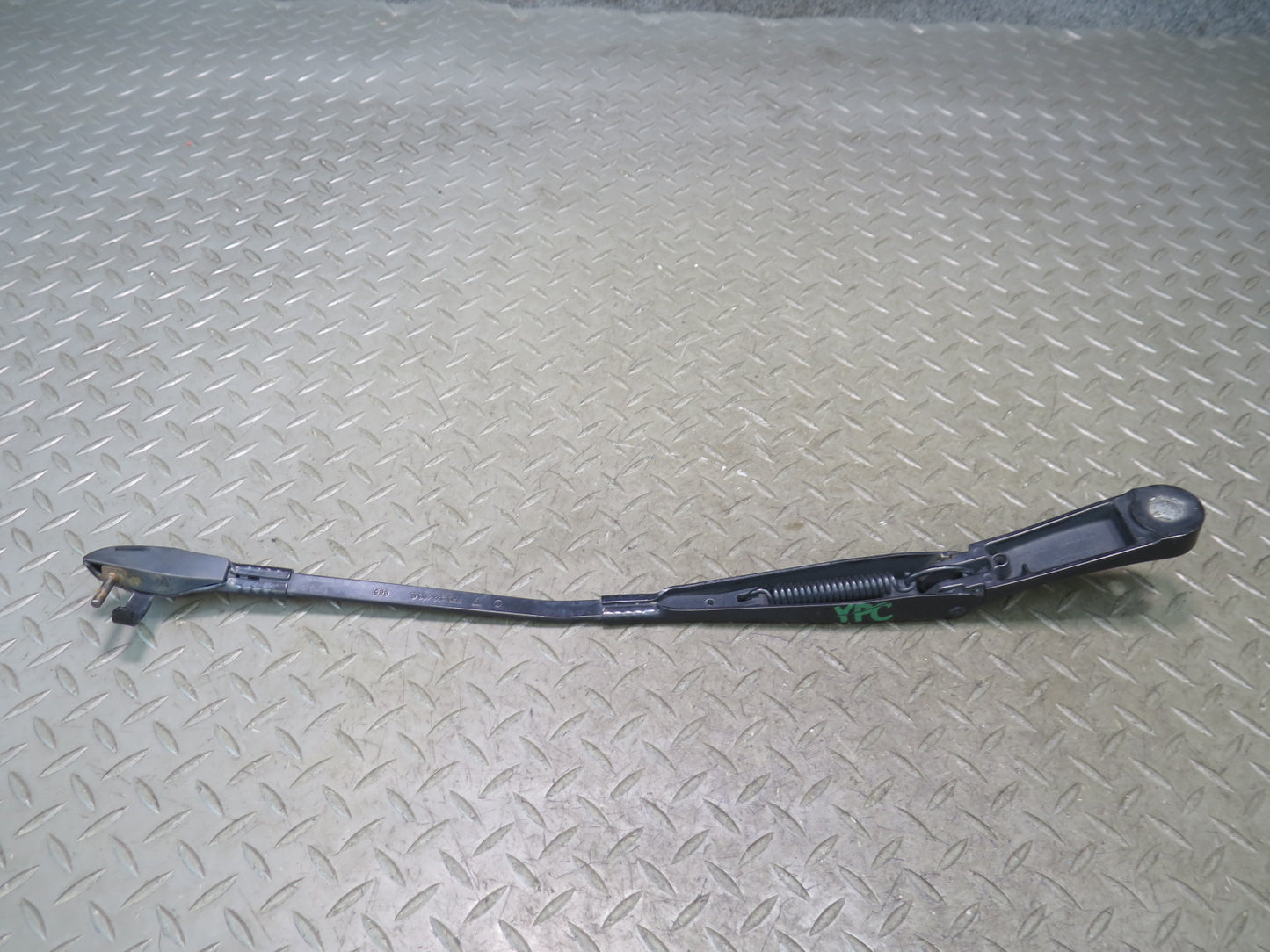 2011-2018 Porsche Cayenne 958 Front Left & Right Windshield Wiper Arm Set of 2