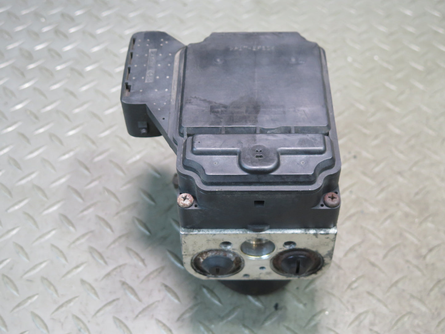 02-05 Lexus JCE10L IS300 Anti Lock Brake ABS Pump Module 44540-53020 OEM