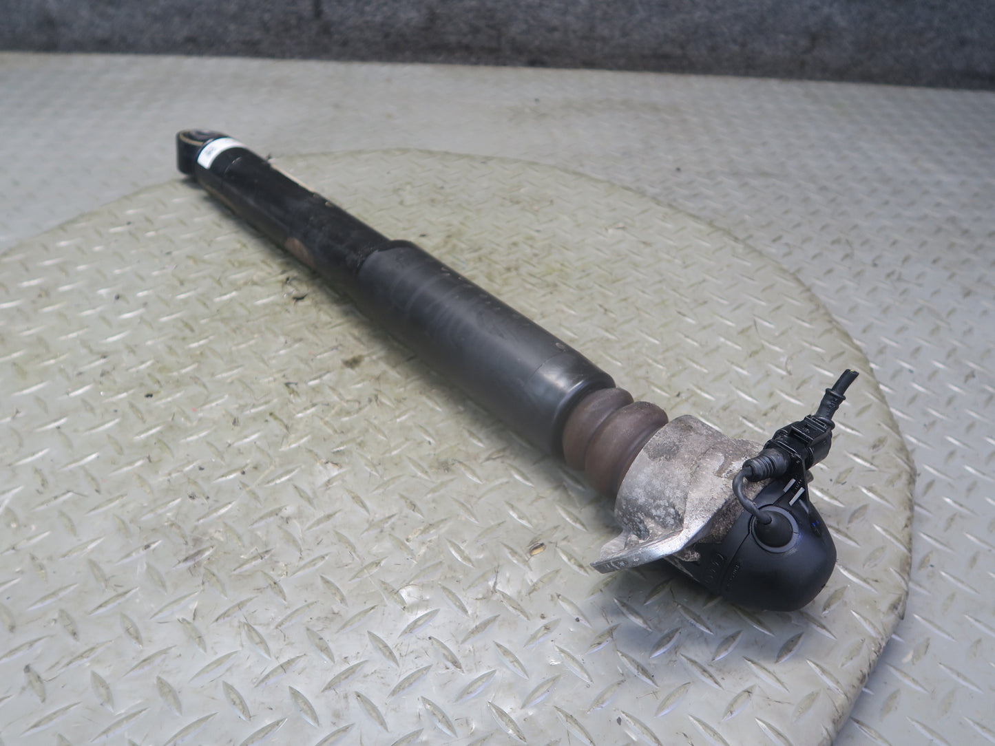 09-15 Audi TT S 8J Quattro Sport Rear Left & Right Strut Shock Absorber Set OEM
