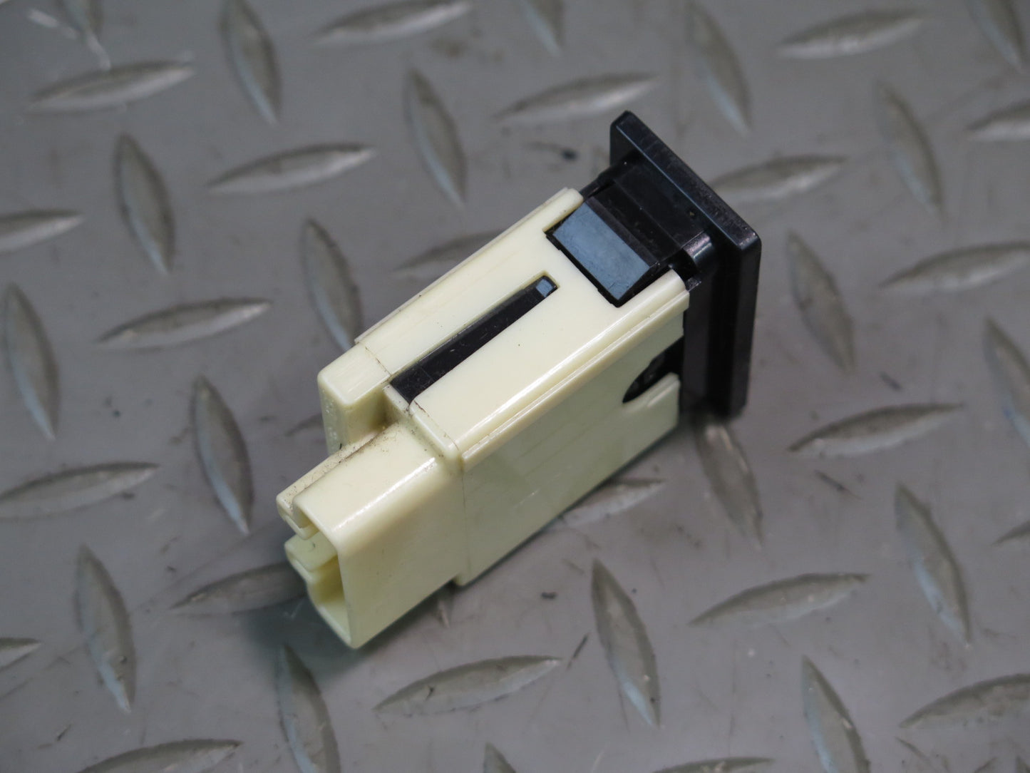 1996-1997 Lexus FZJ80L LX450 Power Antenna UP & Down Control Switch