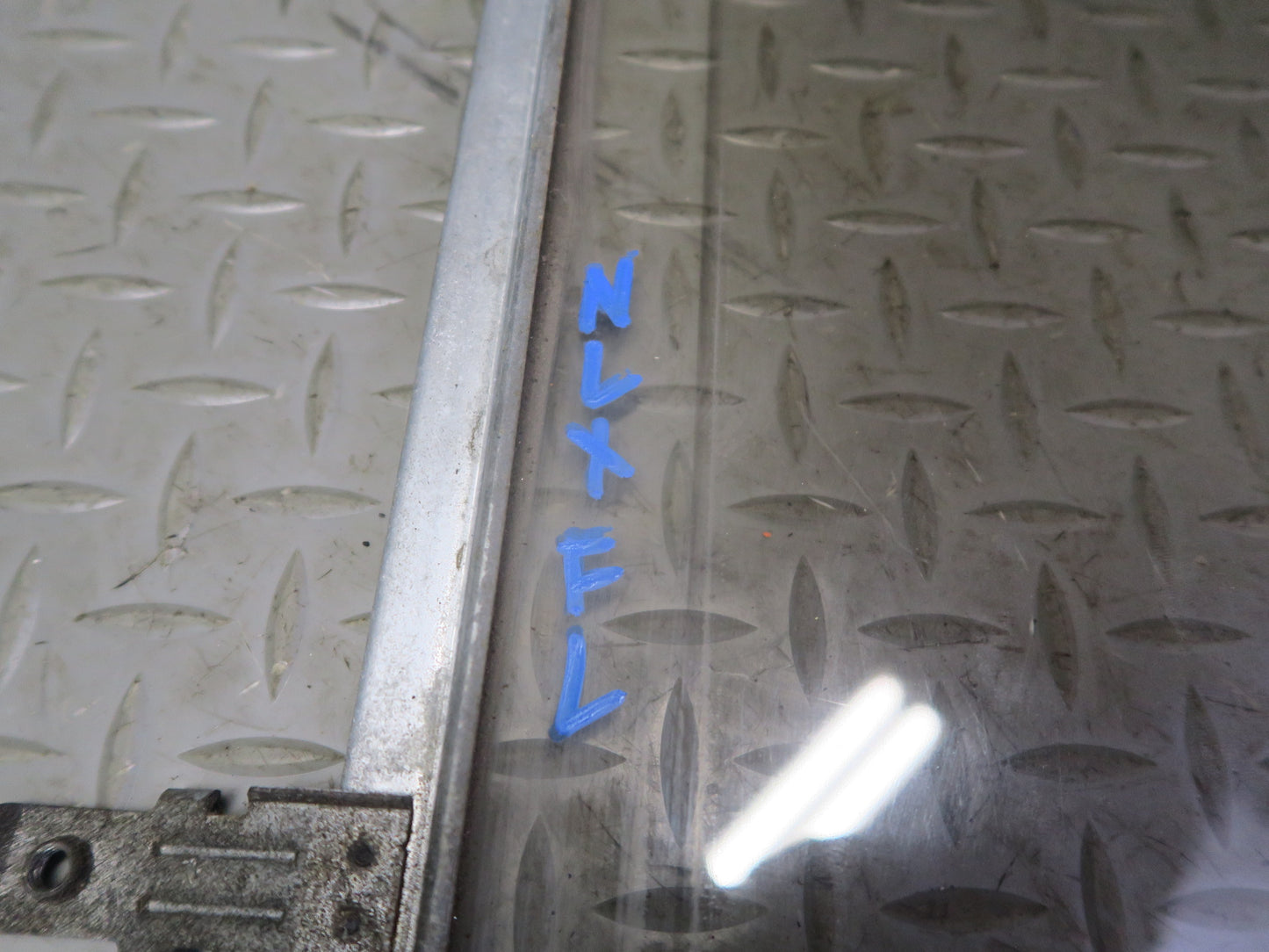 1996-1997 Lexus FZJ80L LX450 Front Left Driver Door Window Glass Tinted