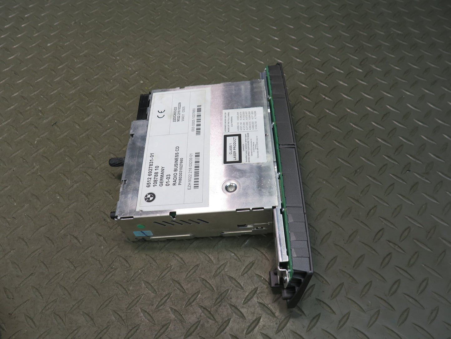03-05 BMW E85 Z4 Radio Business Stereo CD Player Receiver 6927831 OEM