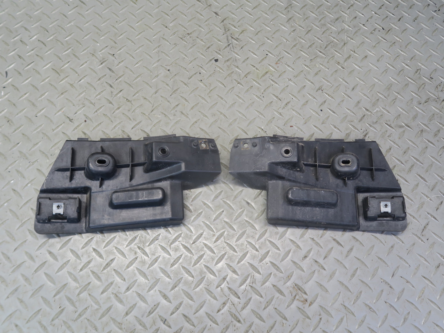 14-21 Maserati Quattroporte M156 SQ4 Rear Bumper Mounting Support Bracket Set