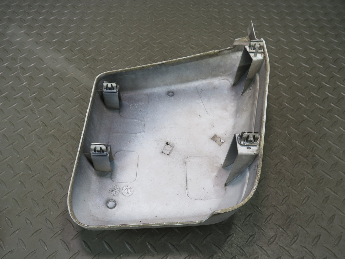 2003-2009 Hummer H2 Front Cowl Vent Panel END Cap Cover Molding Set of 2