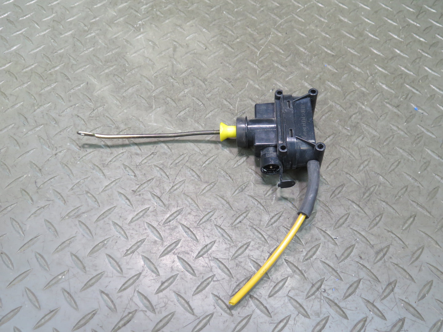 86-89 Mercedes R107 560SL Rear Trunk Lid Lock Release Vacuum Actuator OEM