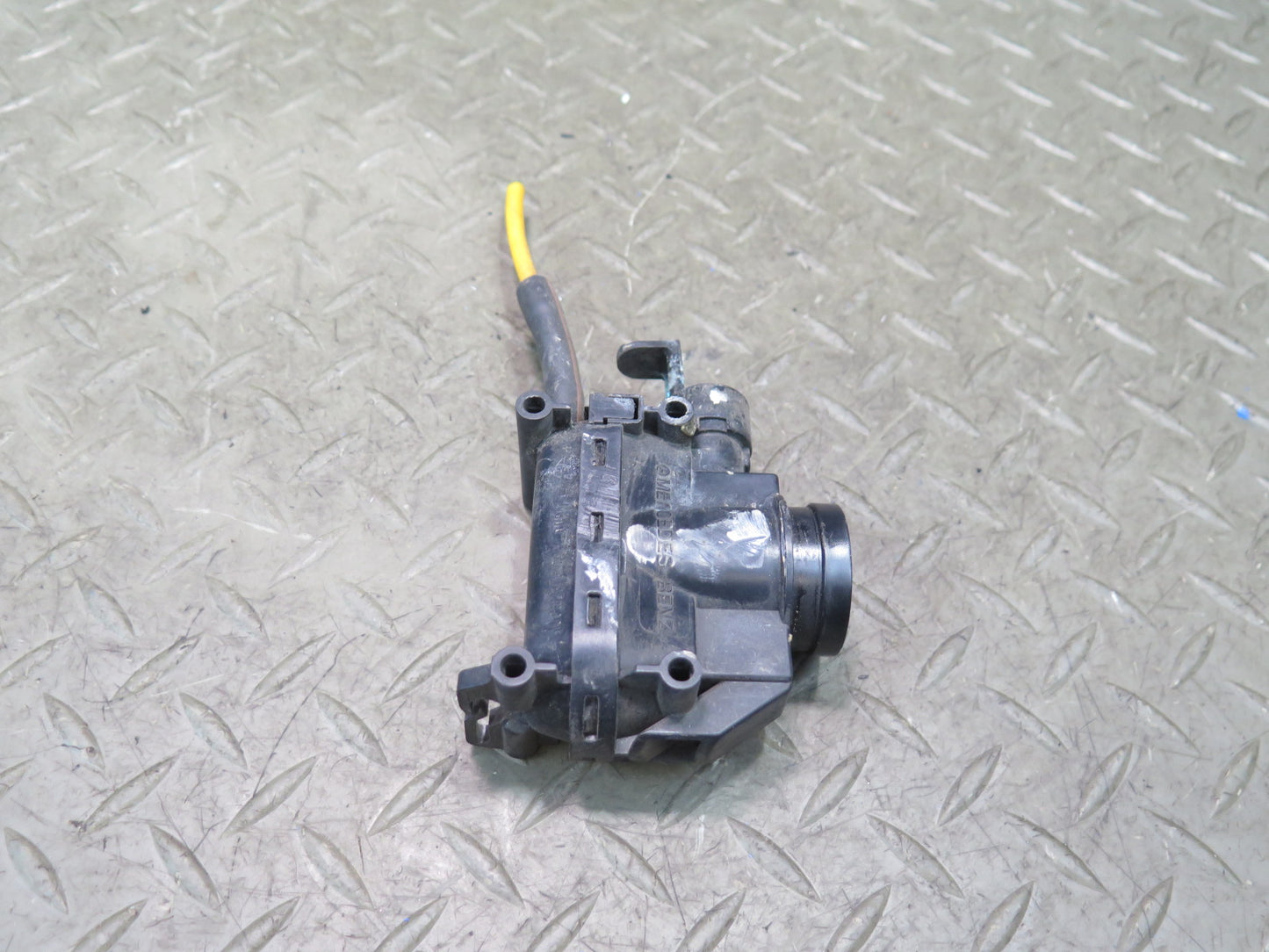 86-89 Mercedes R107 560SL Front Left Driver Door Lock Vacuum Actuator OEM