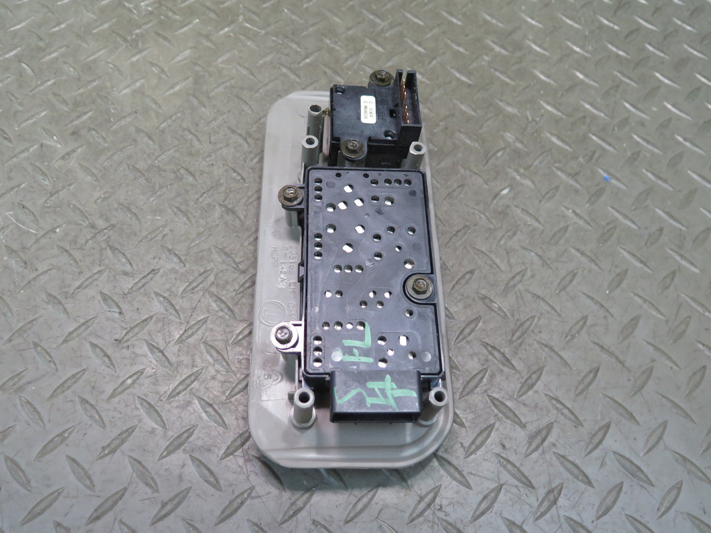 2003-2007 Hummer H2 Front Left Seat Adjust Control Switch