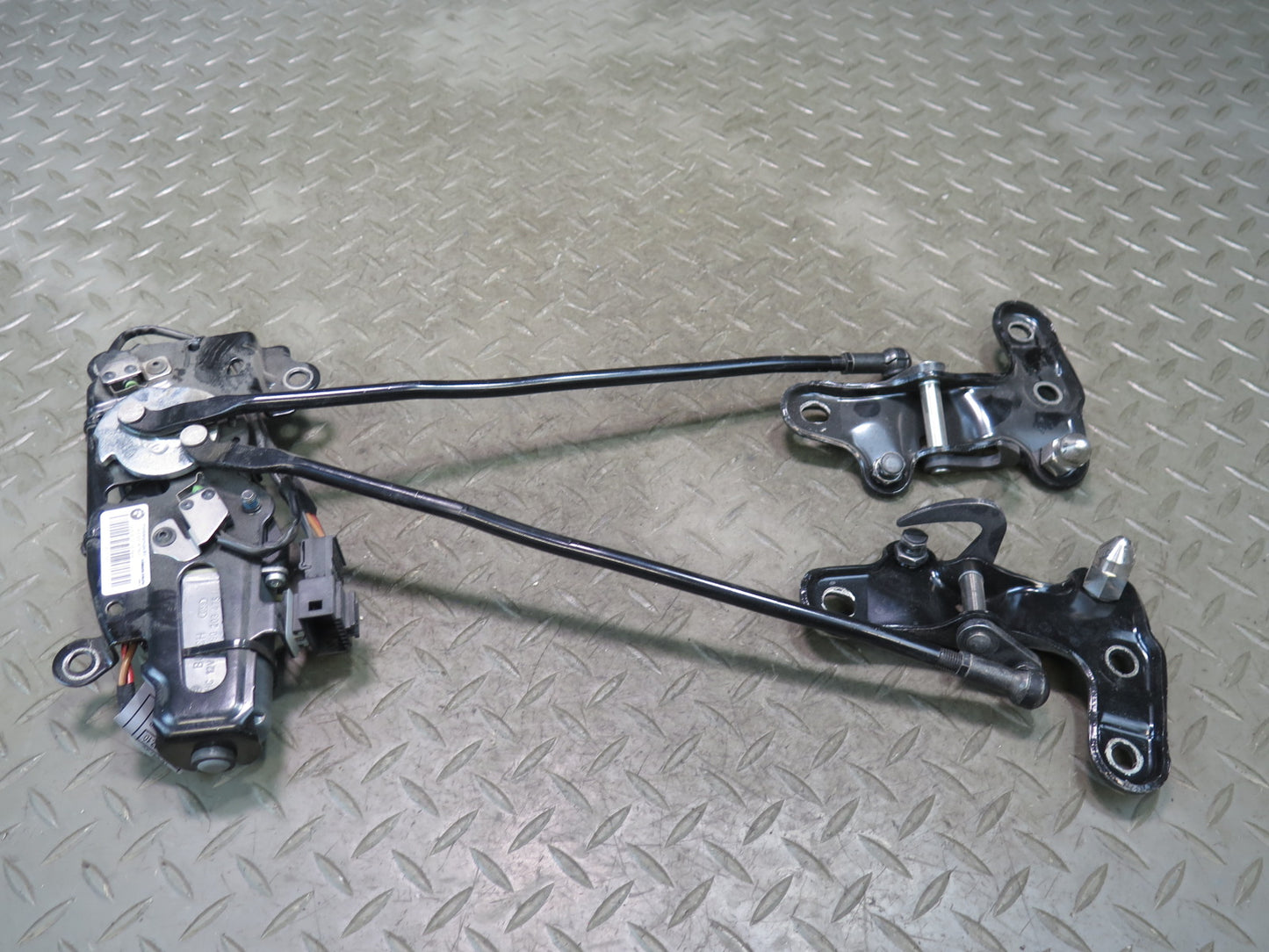 09-16 BMW E89 Z4 Convertible Folding TOP Roof Lock Latch Mechanism OEM